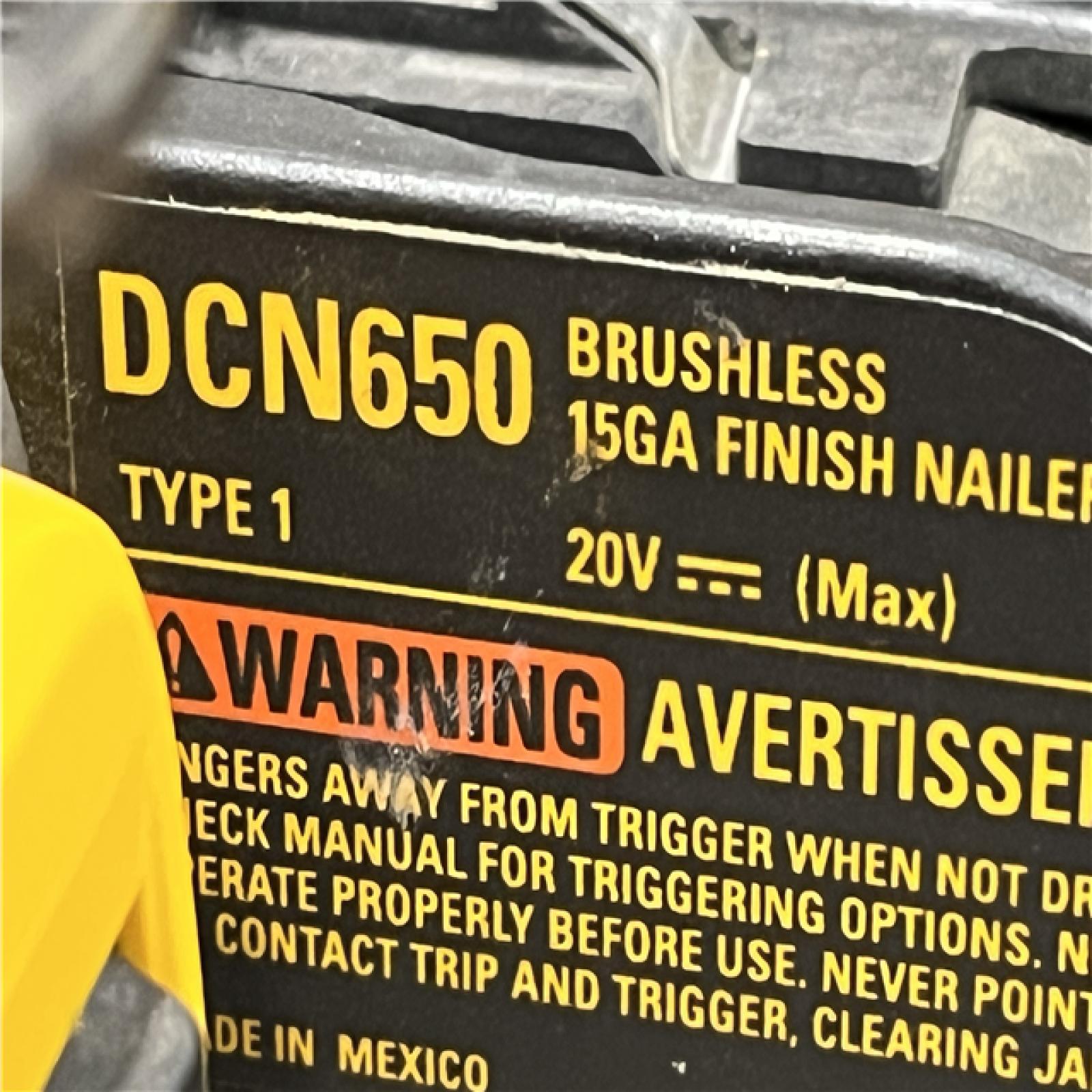 AS-IS DEWALT 20V MAX XR Lithium-Ion Cordless 2-1/2 in. 15-Gauge Finish Nailer Kit