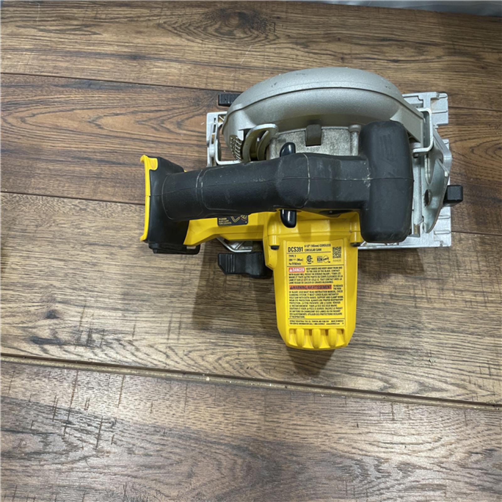 AS-IS DEWALT 20V MAX Cordless Brushless 6-1/2 in. Sidewinder Style Circular Saw (Tool Only)