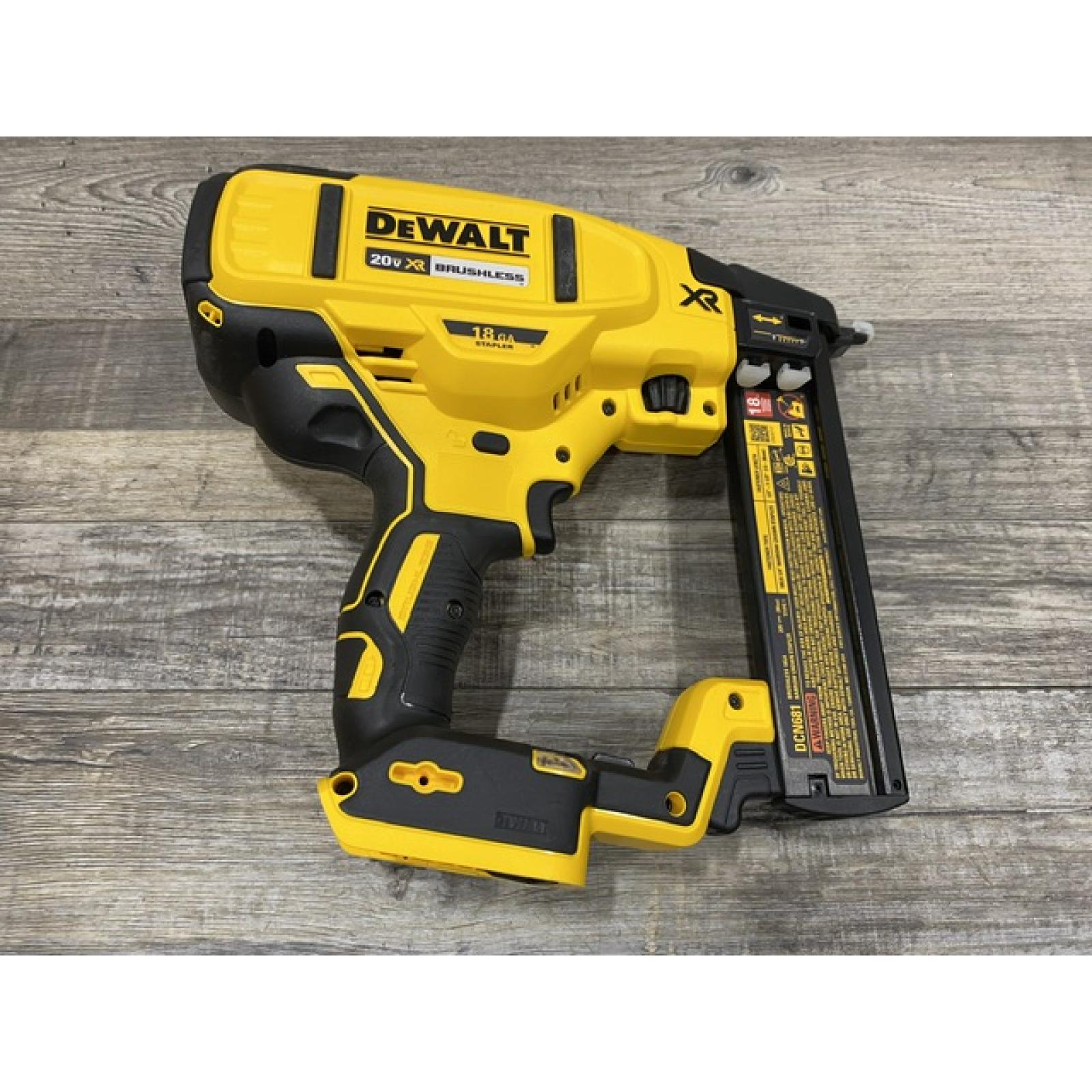 AS-IS DEWALT 20V MAX XR Lithium-Ion Cordless 18-Gauge Narrow Crown Stapler Kit