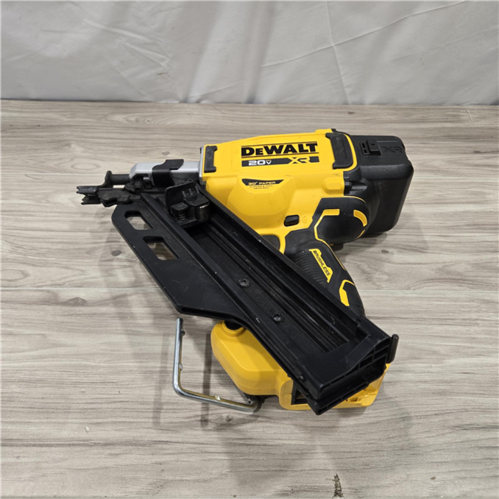 AS-IS DEWALT 20V 30 Degree Cordless Framing Nailer (Tool-Only)