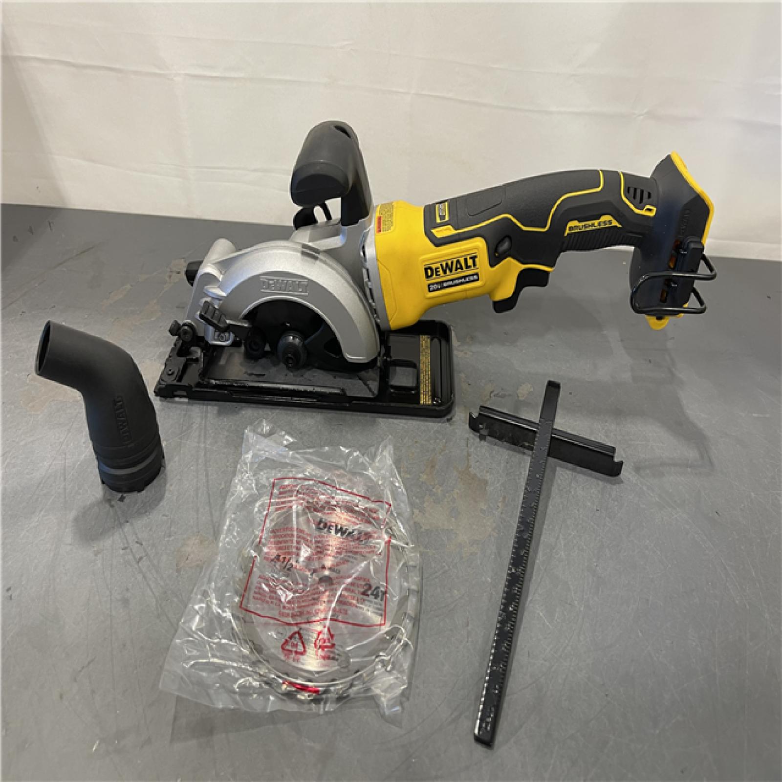 AS-IS - DEWALT ATOMIC 20V MAX Cordless Brushless 4-1/2 in. Circular Saw