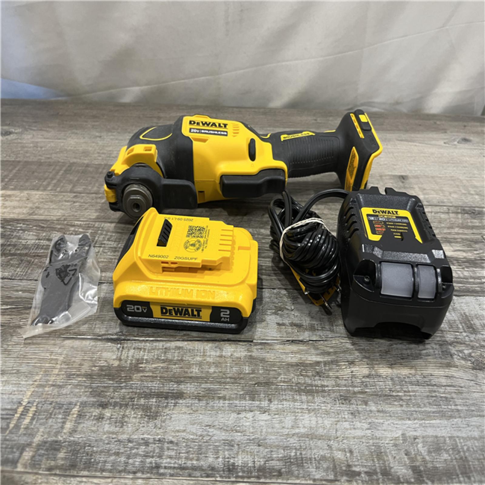 AS-IS DEWALT ATOMIC 20V MAX Cordless Brushless Oscillating Multi Tool Kit