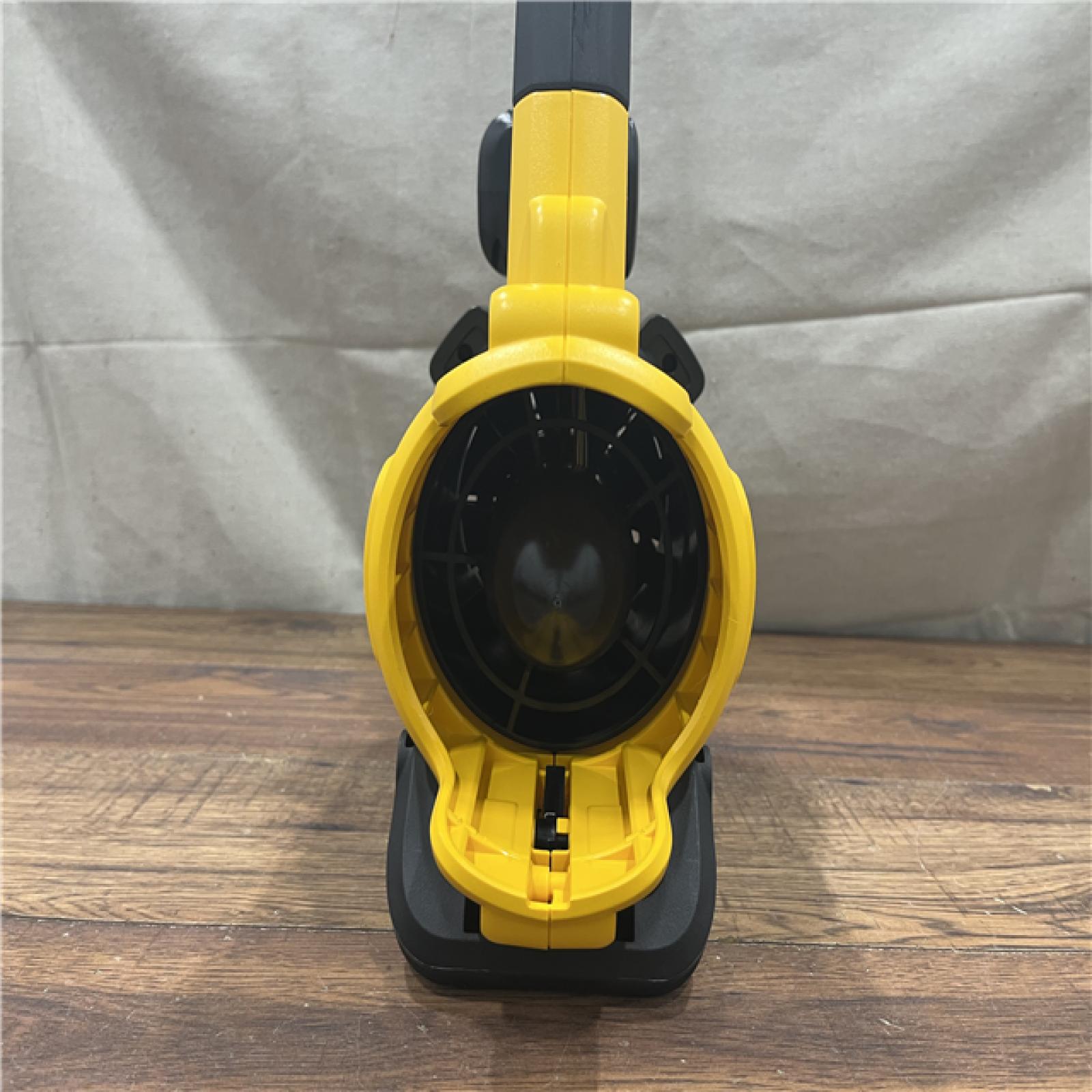 AS-IS DEWALT 20V MAX* XR Brushless Cordless Handheld Blower Kit