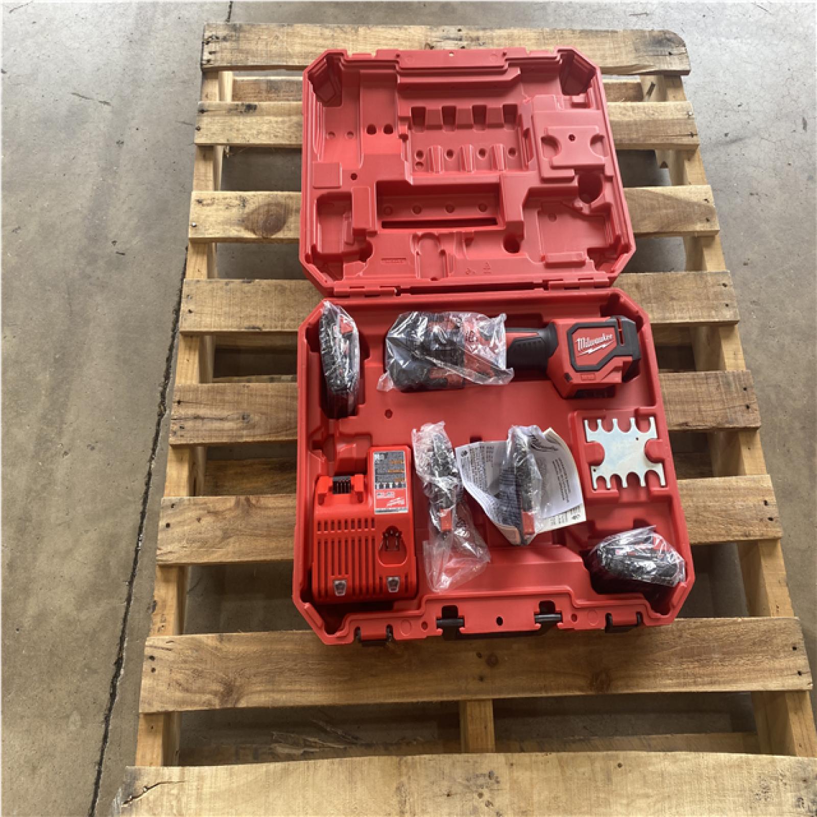 Houston Location - AS-IS Tool Pallet MILWAUKEE SHORT THROW PRESS TOOL W/ PEX CRIMP JAWS