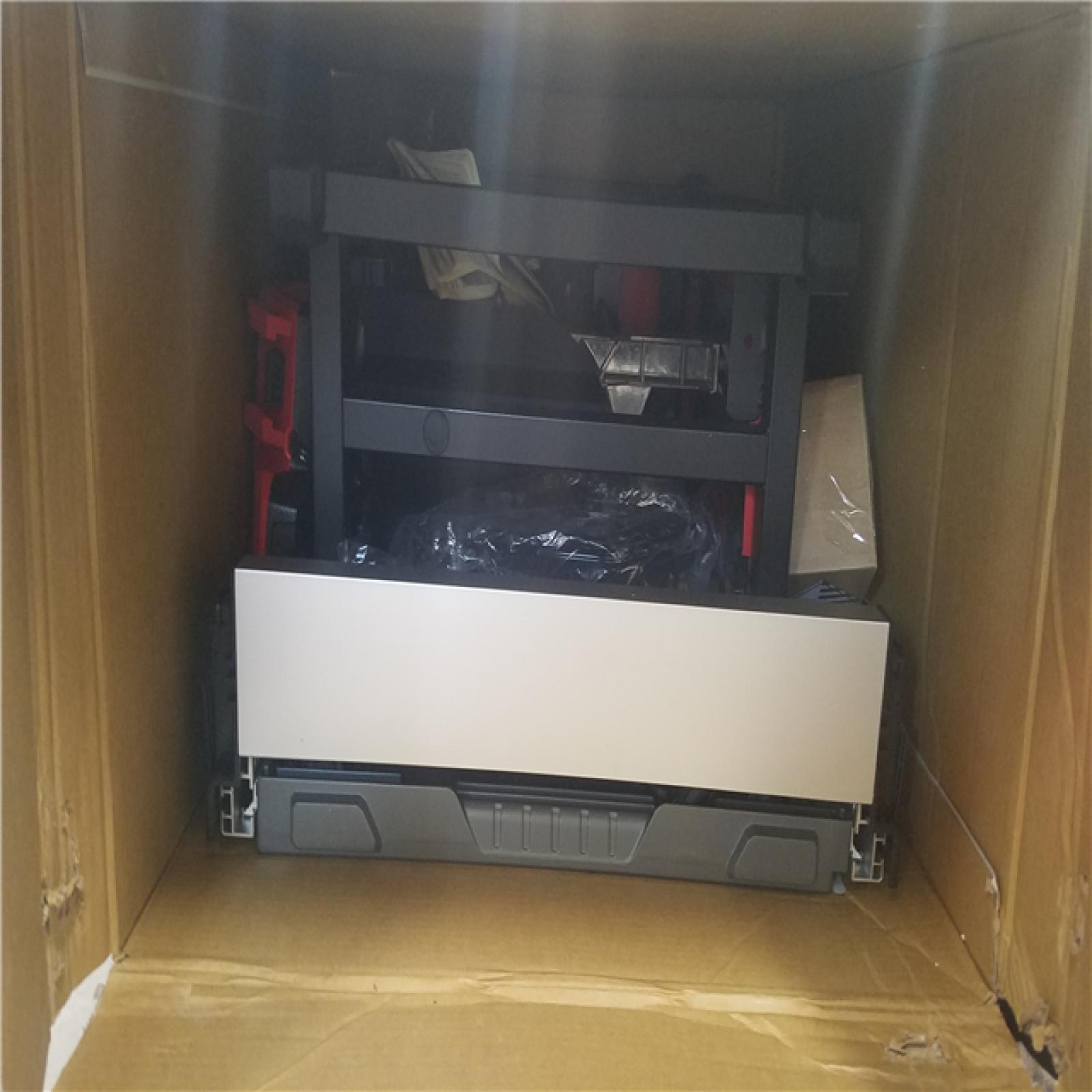 CALIFORNIA AS-IS MILWAUKEE 8-1/4 TABLE SAW W/ONE-KEY&MILWAUKEE FOLDING TABLE SAW STAND