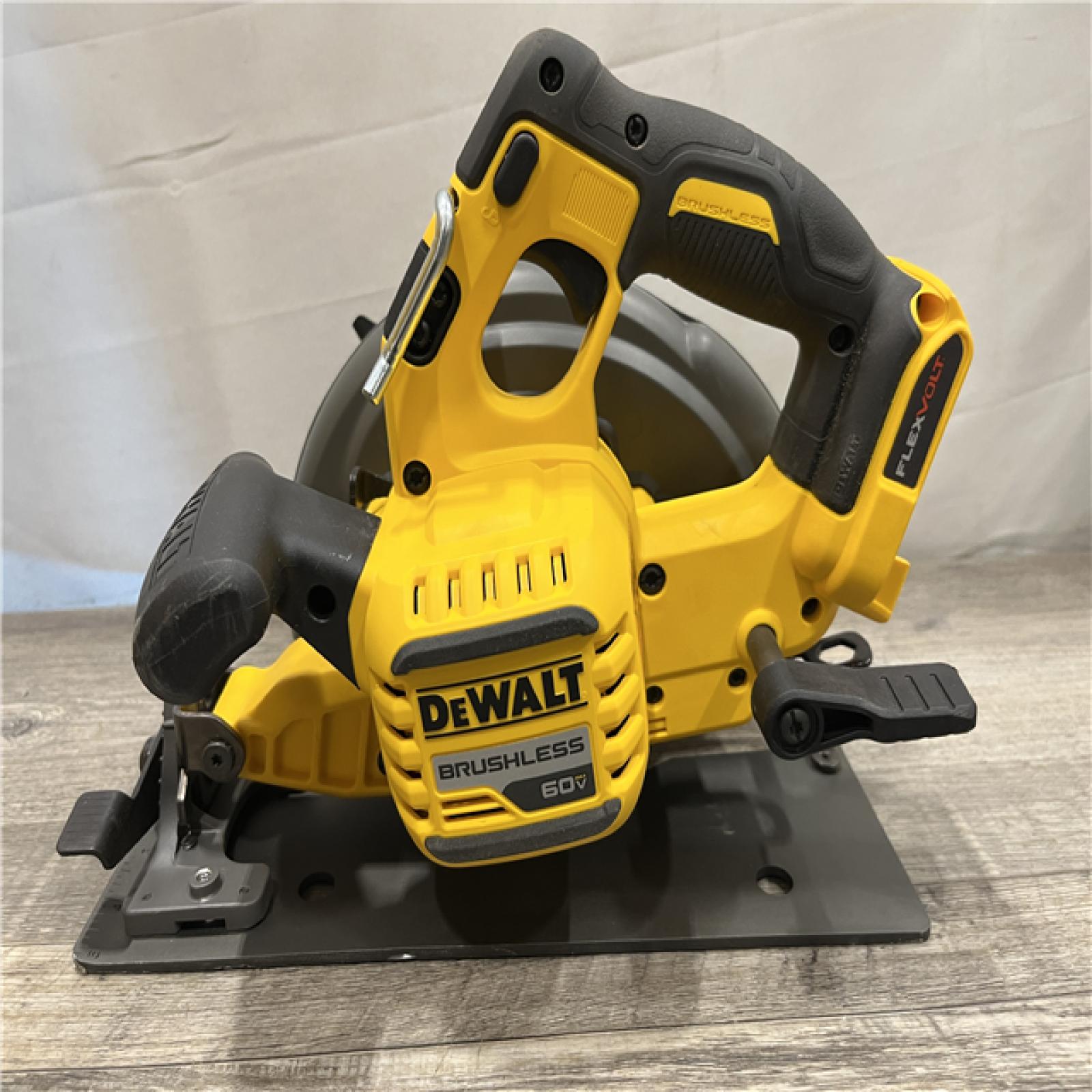 AS-IS DEWALT FLEXVOLT 60V MAX Cordless Brushless 7-1/4 in. Circular Saw with Brake (Tool Only)