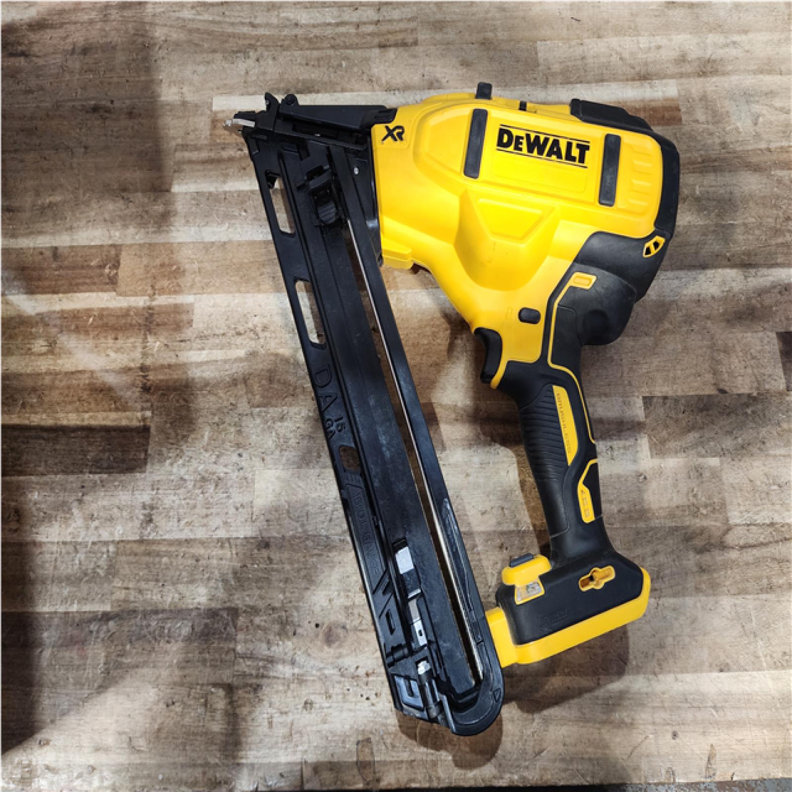 Houston Location AS-IS DEWALT Cordless 20V MAX XR Angled Finish Nailer (Tool Only)