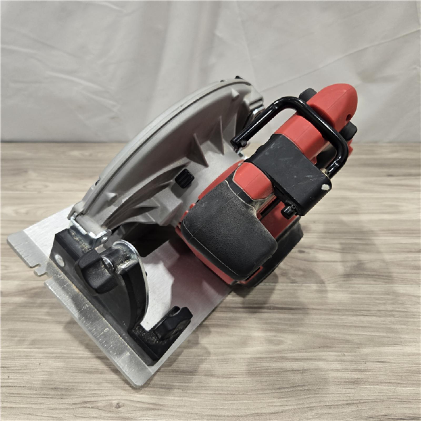 AS-IS Milwaukee 7-1/4 18V Brushless Circular Saw 2631-20 (Bare Tool)