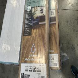 California AS-IS TrafficMaster Laminate Wood Flooring, Kettle Keep Oak (40 Pieces)