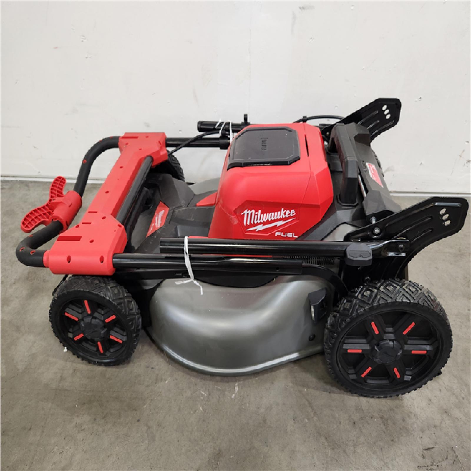 Phoenix Location Milwaukee M18 FUEL Brushless Cordless 21 in. Walk Behind Dual Battery Self-Propelled Mower (Tool-Only) (No Bag)