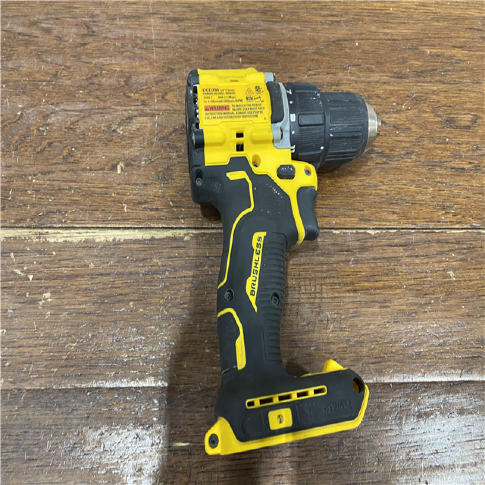AS-IS DEWALT 20V MAX XR Brushless Cordless 1/2 Drill/Driver Kit