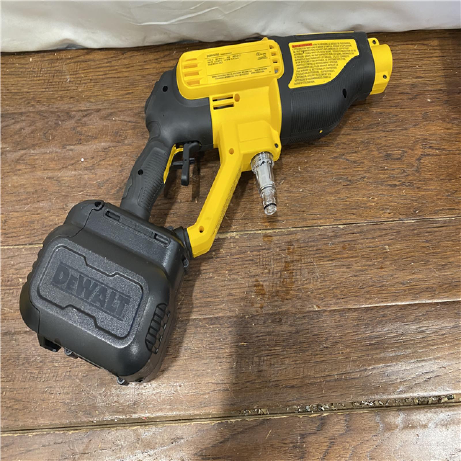 AS-IS Dewalt 20V 550 PSI  1 GPM Cordless Power Cleaner W/ 4 Nozzles Tool-Only DCPW550B