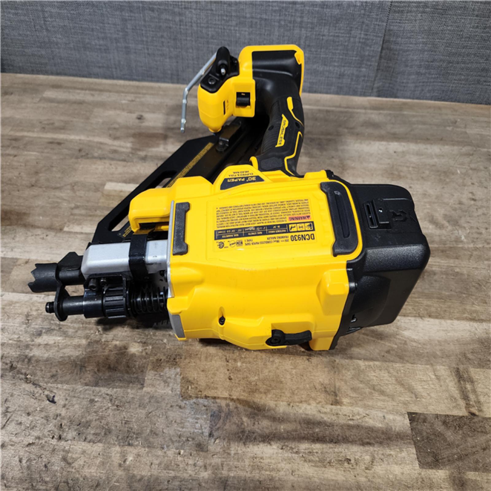 HOUSTON LOCATION - AS-IS DEWALT 20V 30 Degree Cordless Framing Nailer (Tool-Only)