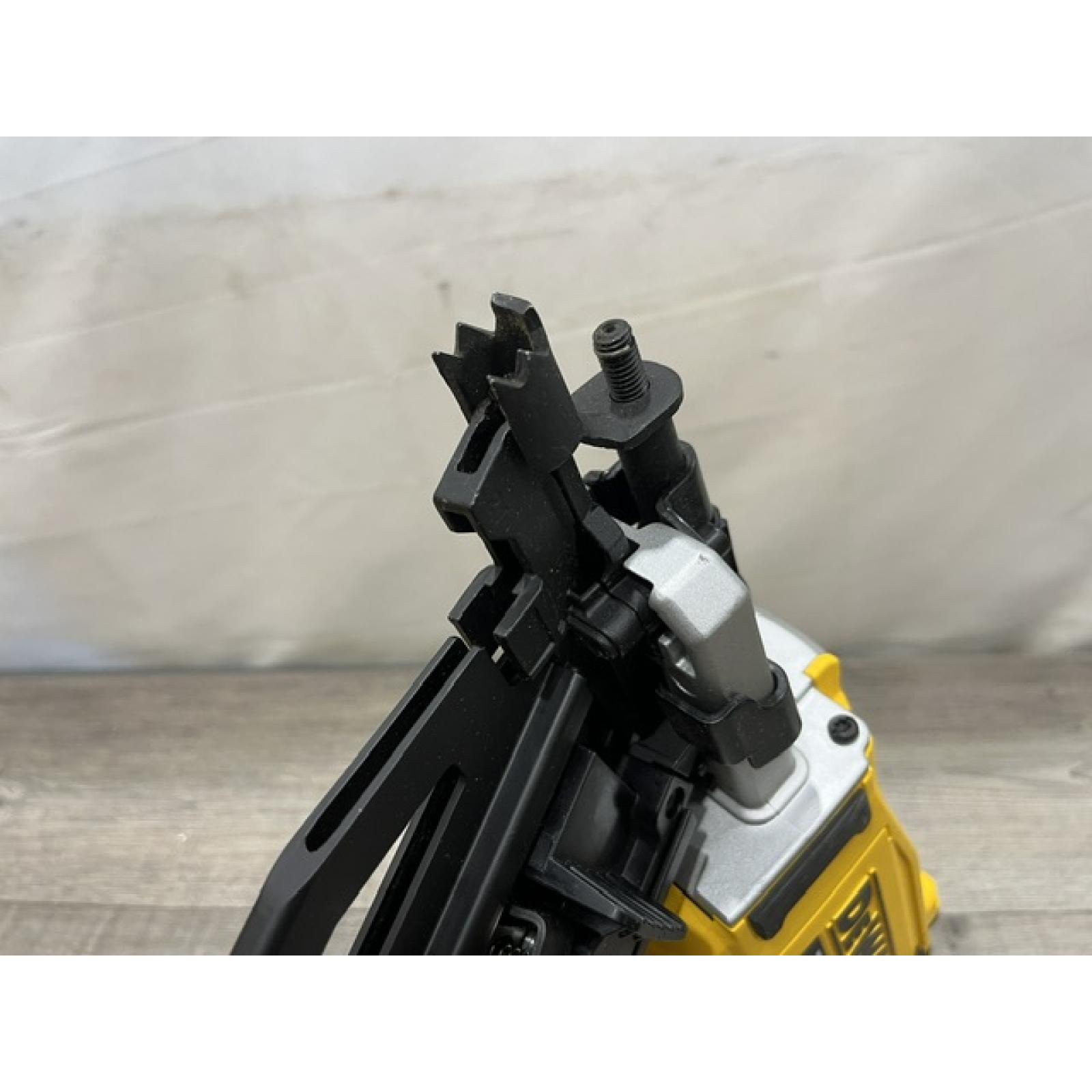 AS-IS DEWALT 20-Volt 21° Cordless Framing Nailer (Tool-Only)