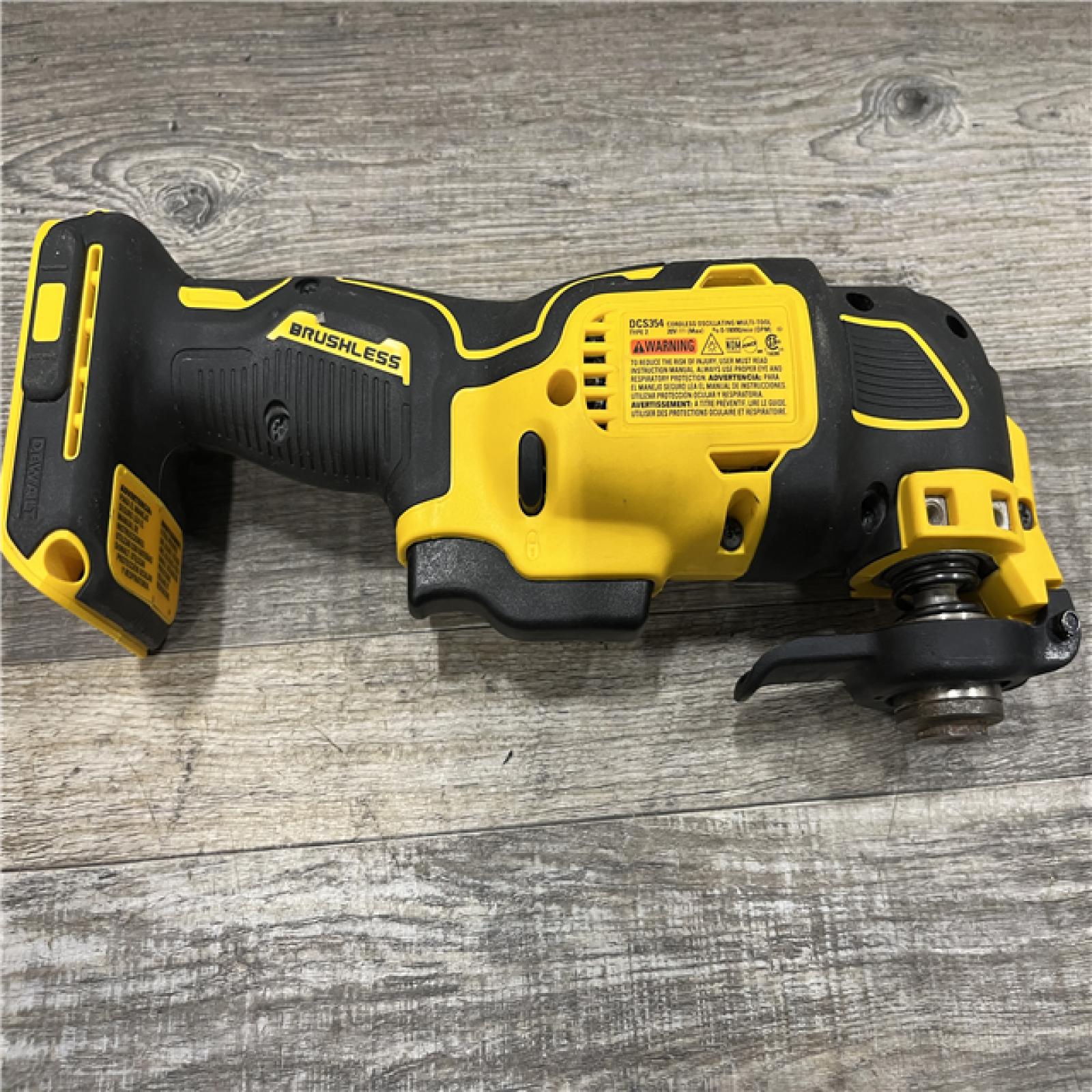 AS-IS DEWALT ATOMIC 20V MAX Cordless Brushless Oscillating Multi Tool Kit