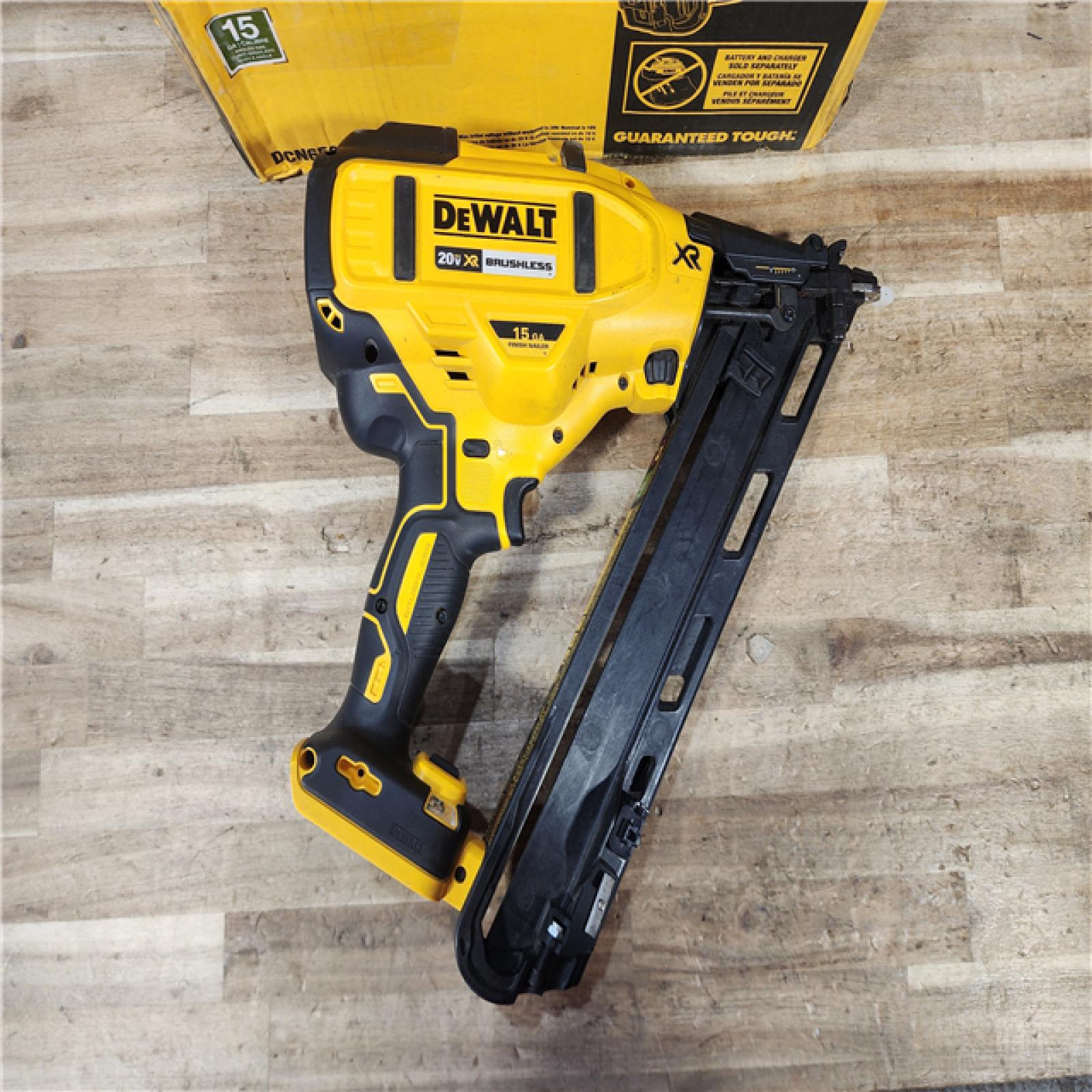 HOUSTON LOCATION - AS - IS DEWALT Cordless 20V MAX XR Angled Finish Nailer (Tool Only)
