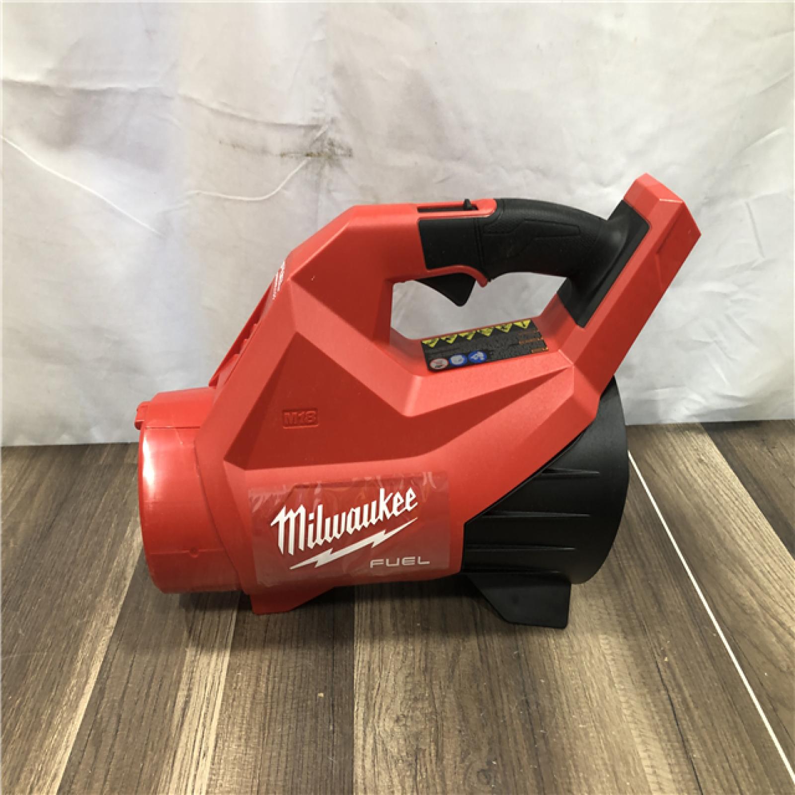AS-IS Milwaukee  FUEL 120 MPH 500 CFM 18V Brushless Cordless Battery Powered Leaf Blower Kit