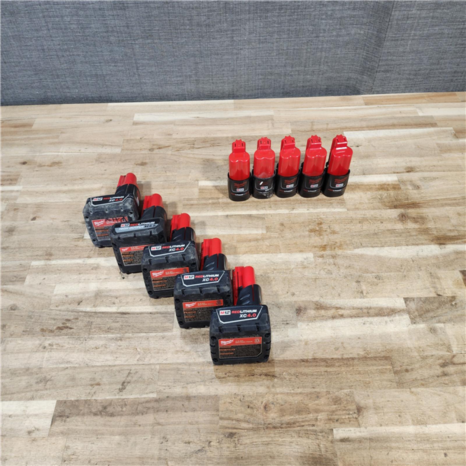 HOUSTON LOCATION - AS-IS MILWAUKEE BATTERY PACK QTY - 10