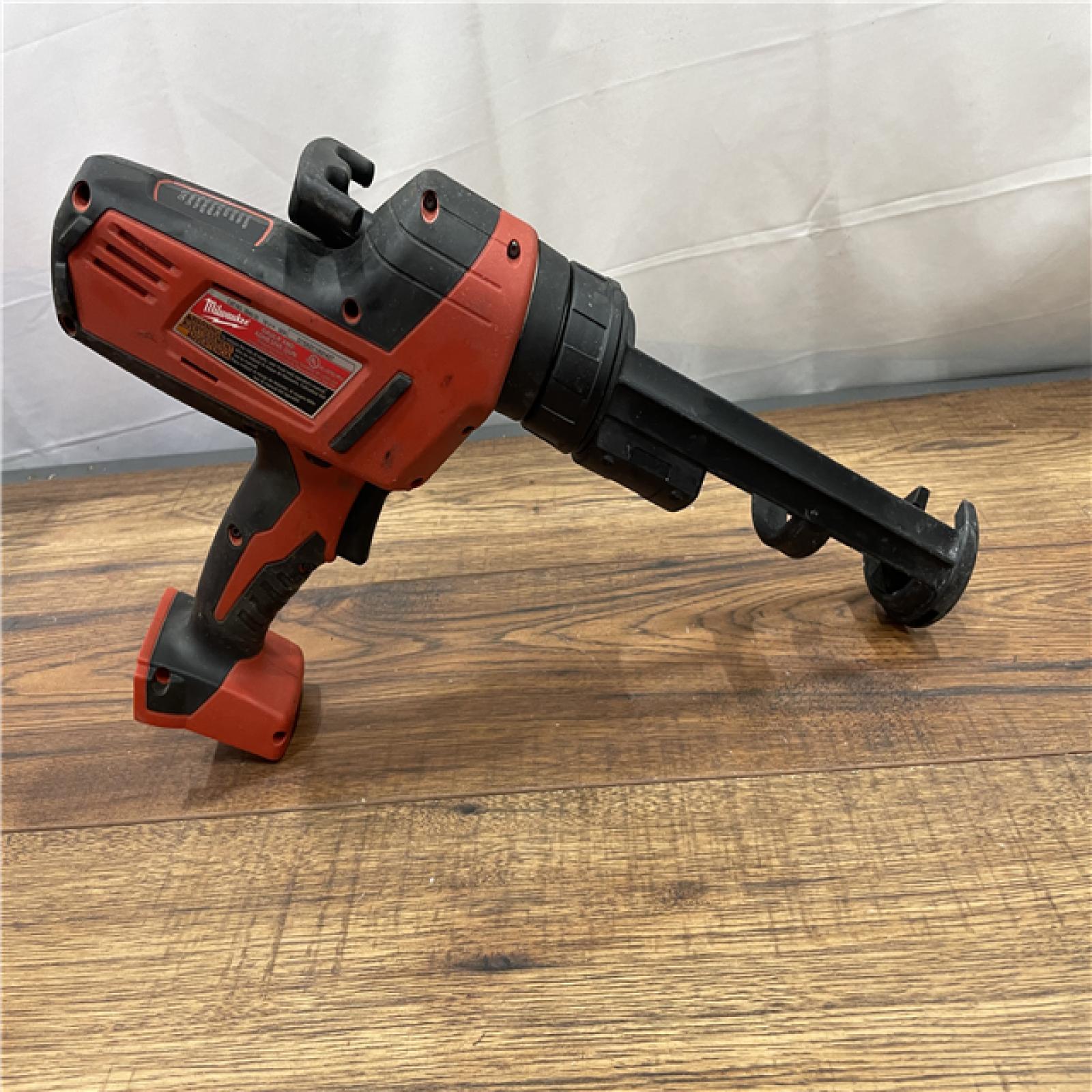 ASIS Milwaukee M18 18Volt LithiumIon Cordless 10 oz. Caulk and