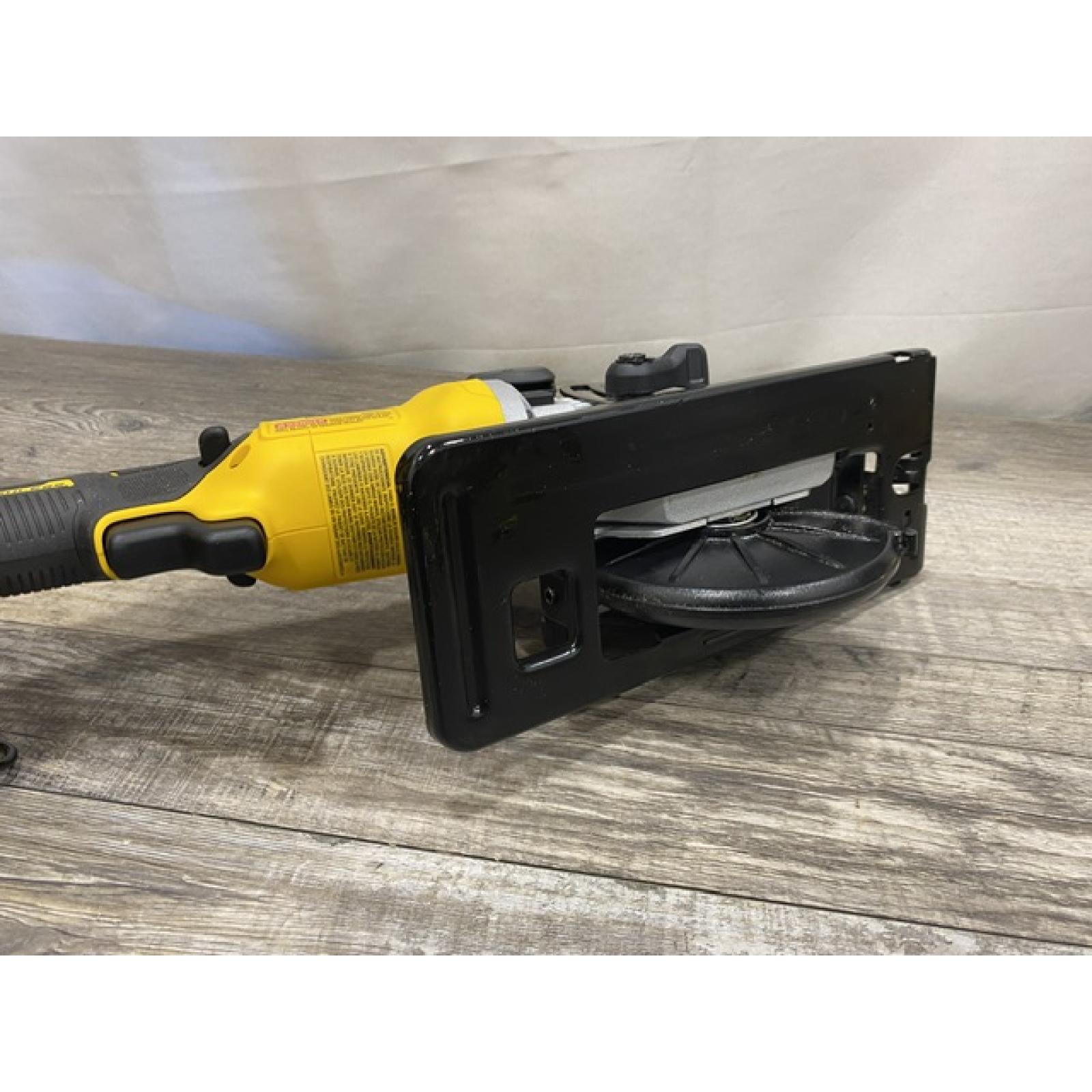 AS-IS DEWALT ATOMIC 20V MAX Cordless Brushless 4-1/2 in. Circular Saw (Tool Only)