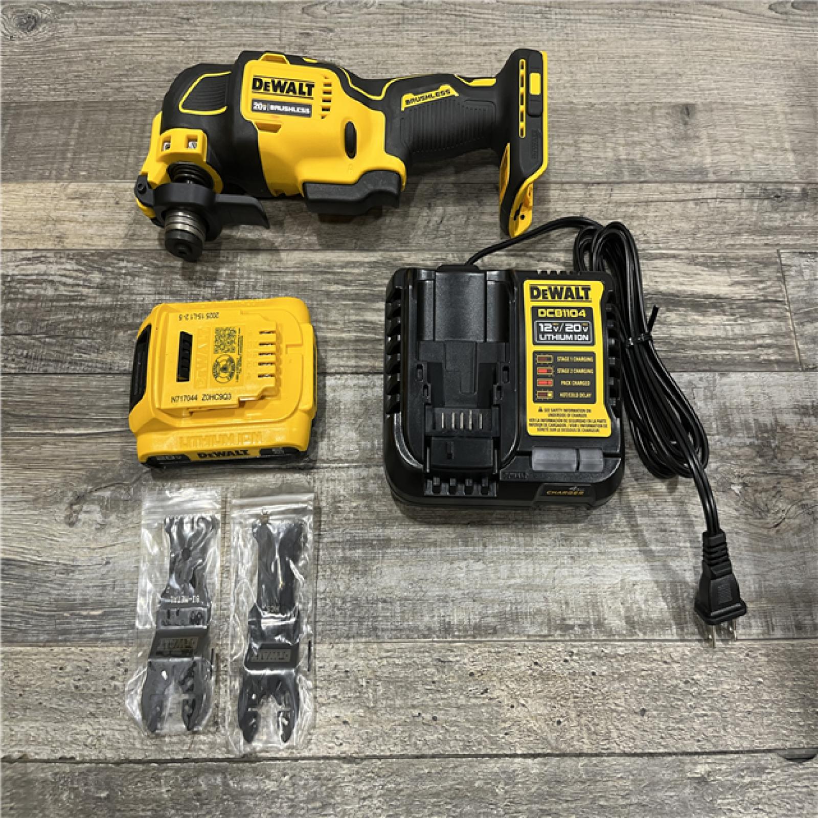 AS-IS DEWALT ATOMIC 20V MAX Cordless Brushless Oscillating Multi Tool Kit