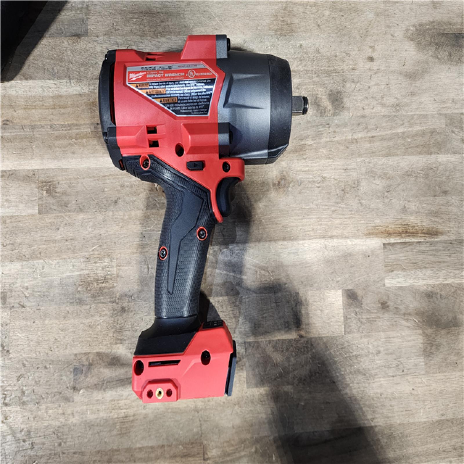 HOUSTON LOCATION - AS-IS (APPEARS LIKE NEW) Milwaukee M18 1/2 in. Cordless Brushless High Torque Impact Wrench Kit (Battery & Charger)