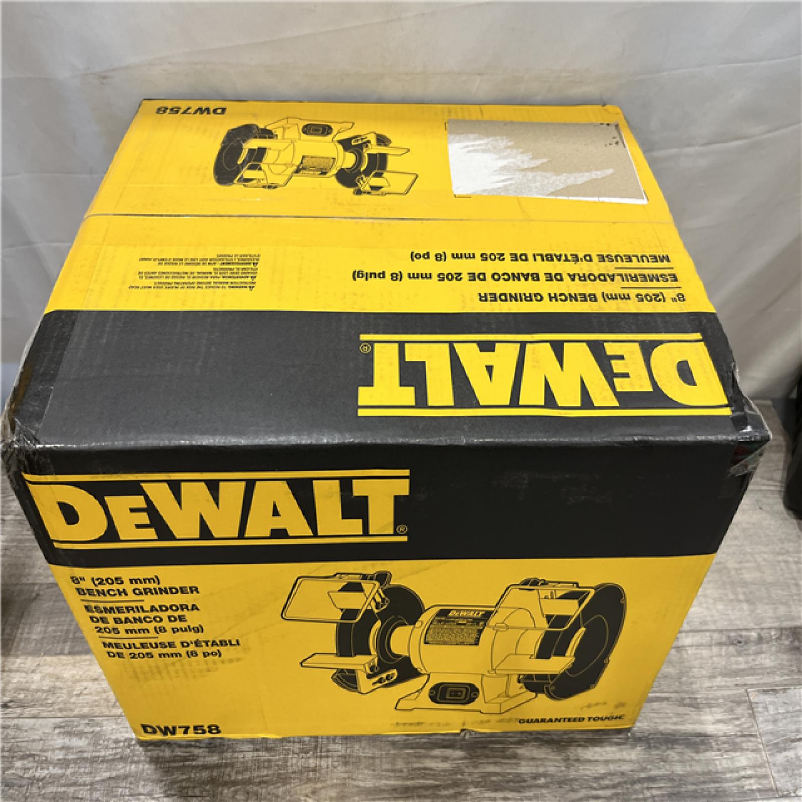 NEW - DEWALT 8 in. 205 mm Bench Grinder