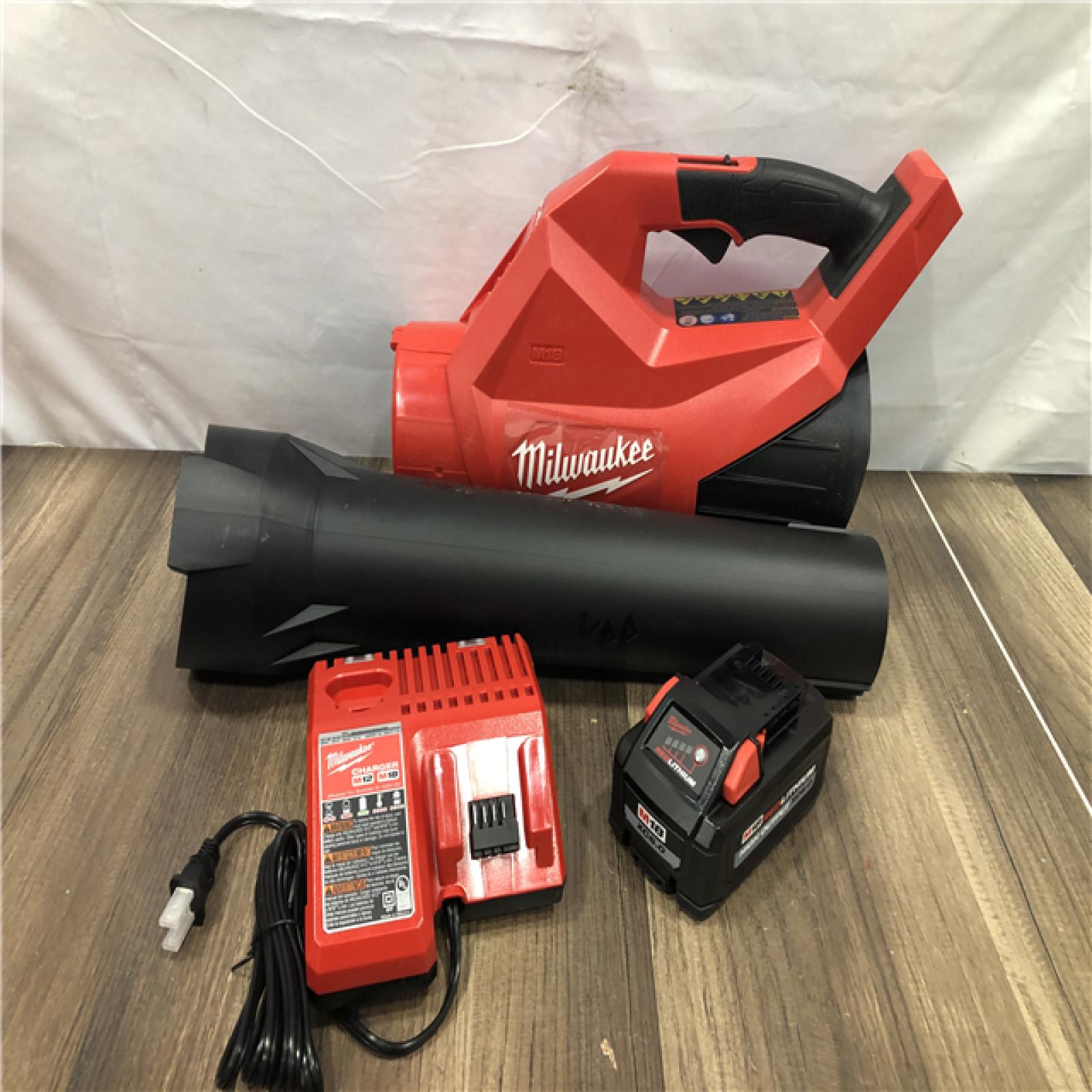 AS-IS Milwaukee FUEL 120 MPH 500 CFM 18V Brushless Cordless Battery Powered Leaf Blower Kit