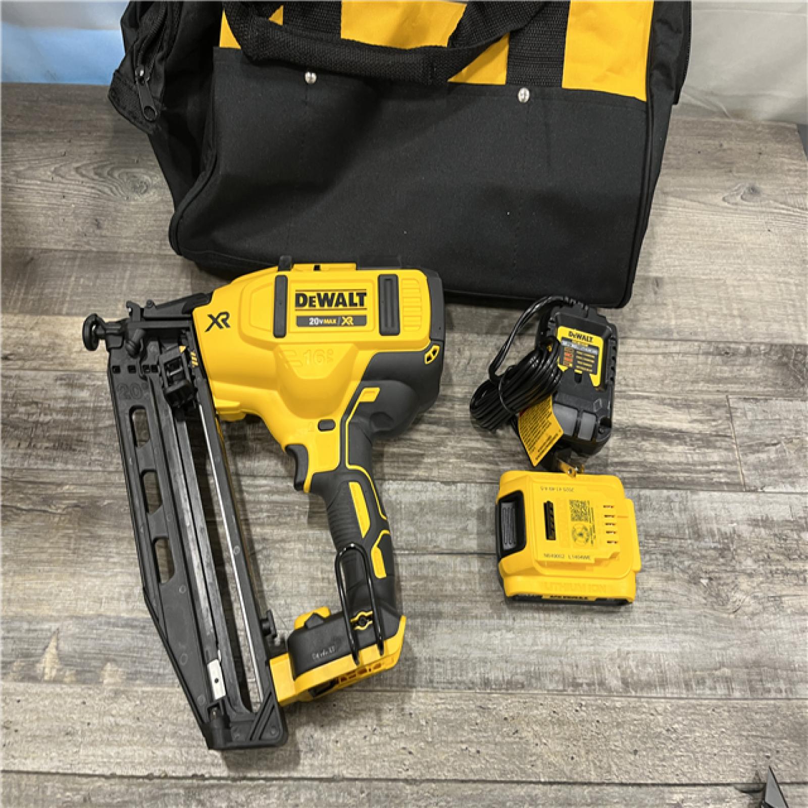 AS-IS DEWALT 20V MAX XR 16-Gauge Electric Cordless Angled Finishing Nailer Kit