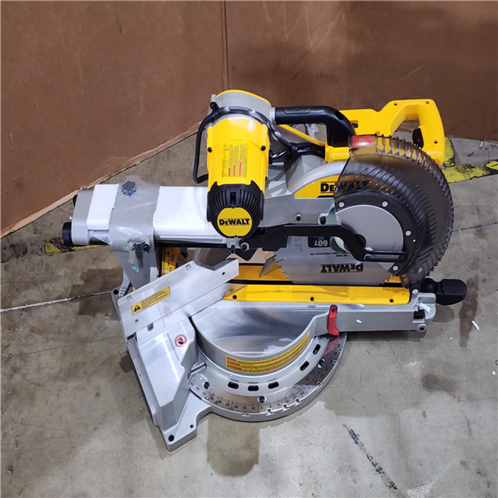 HOUSTON LOCATION - AS-IS DEWALT 15 Amp Corded 12 in. Double Bevel Sliding Compound Miter Saw