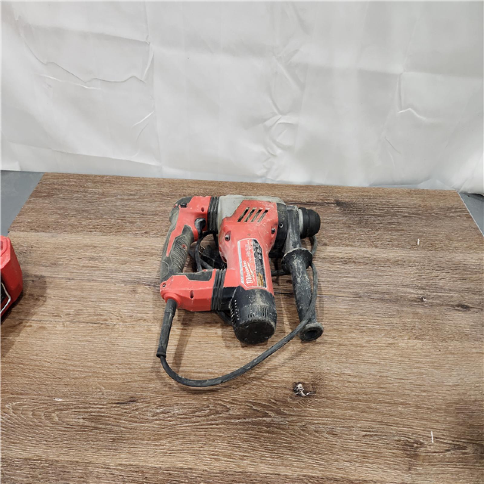 ASIS Milwaukee 526821 Rotary Hammer 11/8 Sds Plus Kit