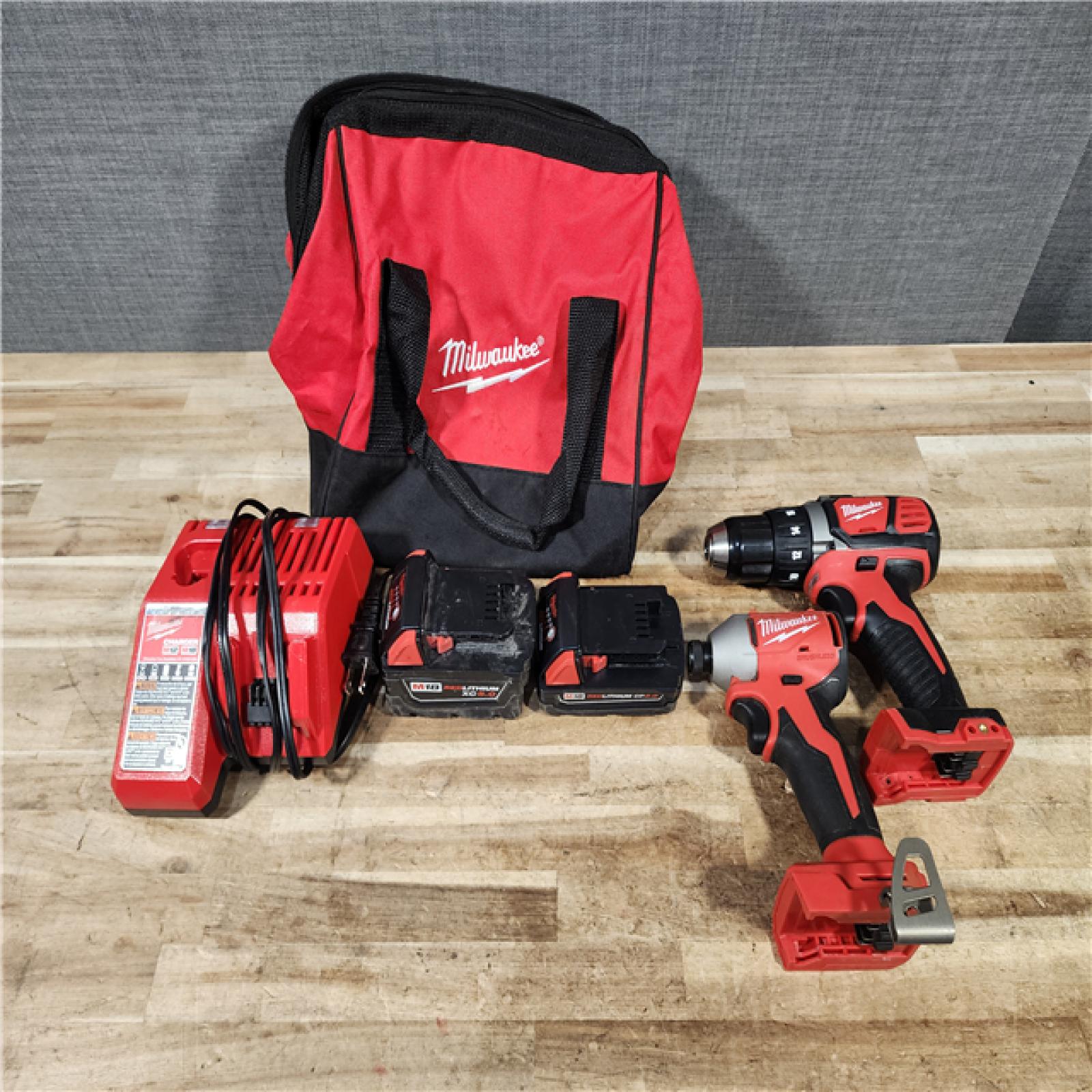 HOUSTON LOCATION - AS - IS Milwaukee 2 Tool Combo Kit W/ (2) Battery & Charger