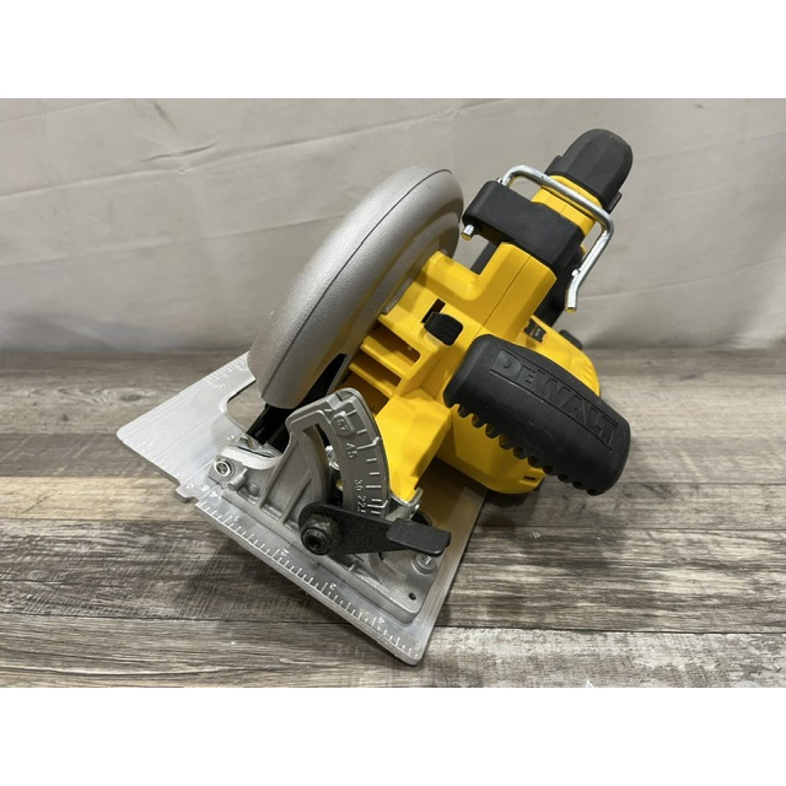 AS-IS DEWALT 20-Volt MAX 7-1/4 in. Cordless Circular Saw (Tool Only)