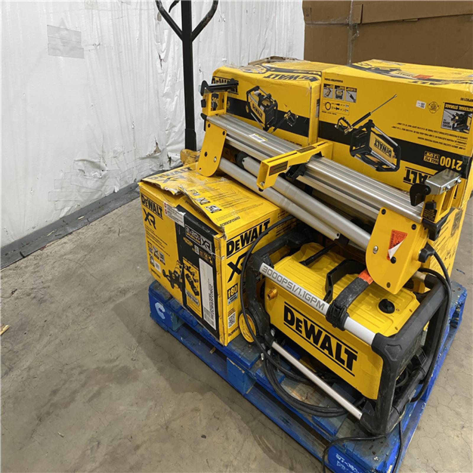 Houston Location AS IS - Tool Pallet