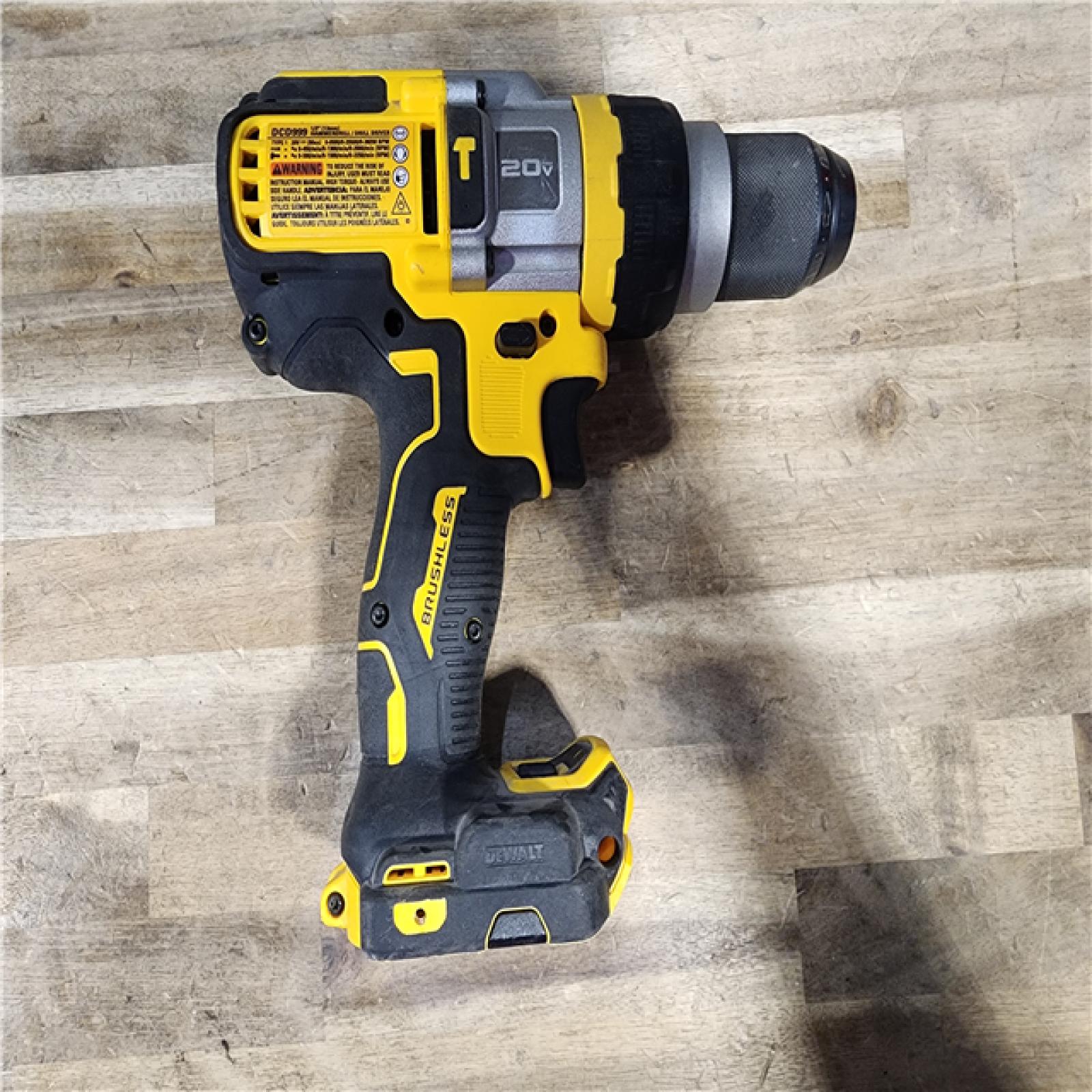 HOUSTON LOCATION - AS-IS DeWalt DCD999 18v XR Cordless High Power Combi Hammer Drill W/ BATTERY & CHARGER