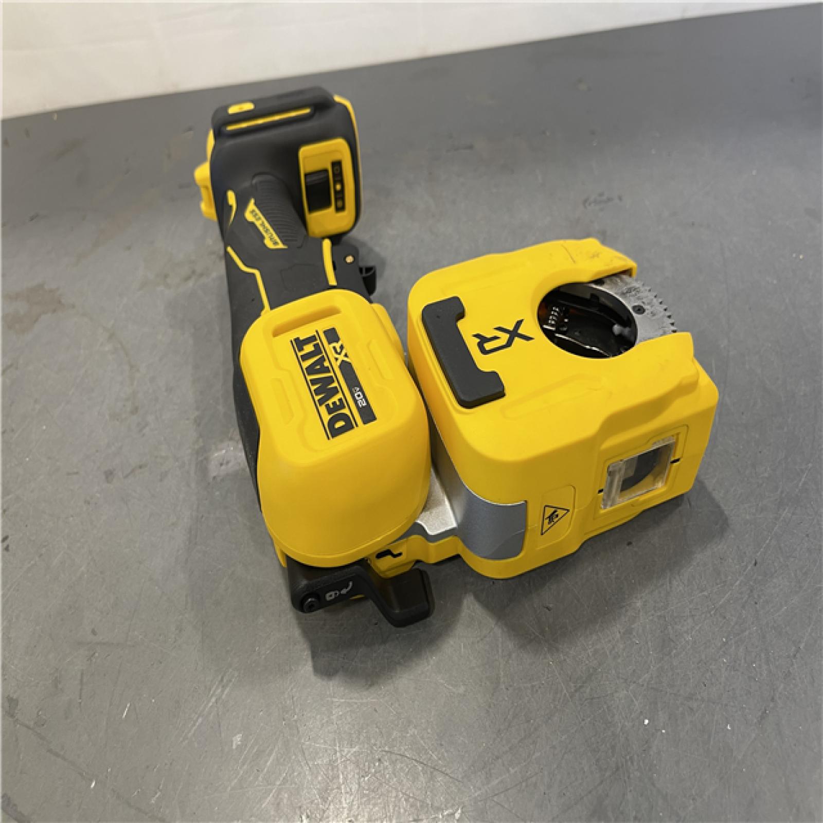 AS-IS - DeWalt 20-Volt MAX XR Copper Cutter