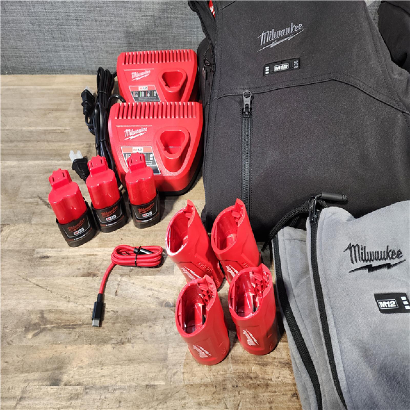 HOUSTON LOCATION - AS-IS MILWAUKEE 4 HEATED CLOTHING COMBO KIT