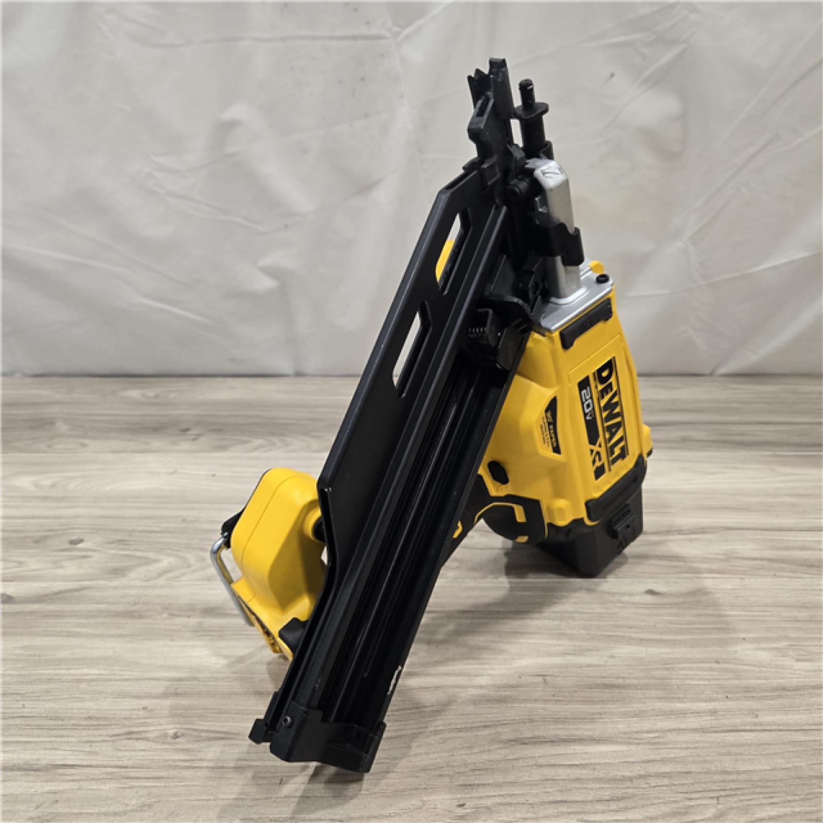 AS-IS DEWALT 20V 30 Degree Cordless Framing Nailer (Tool-Only)