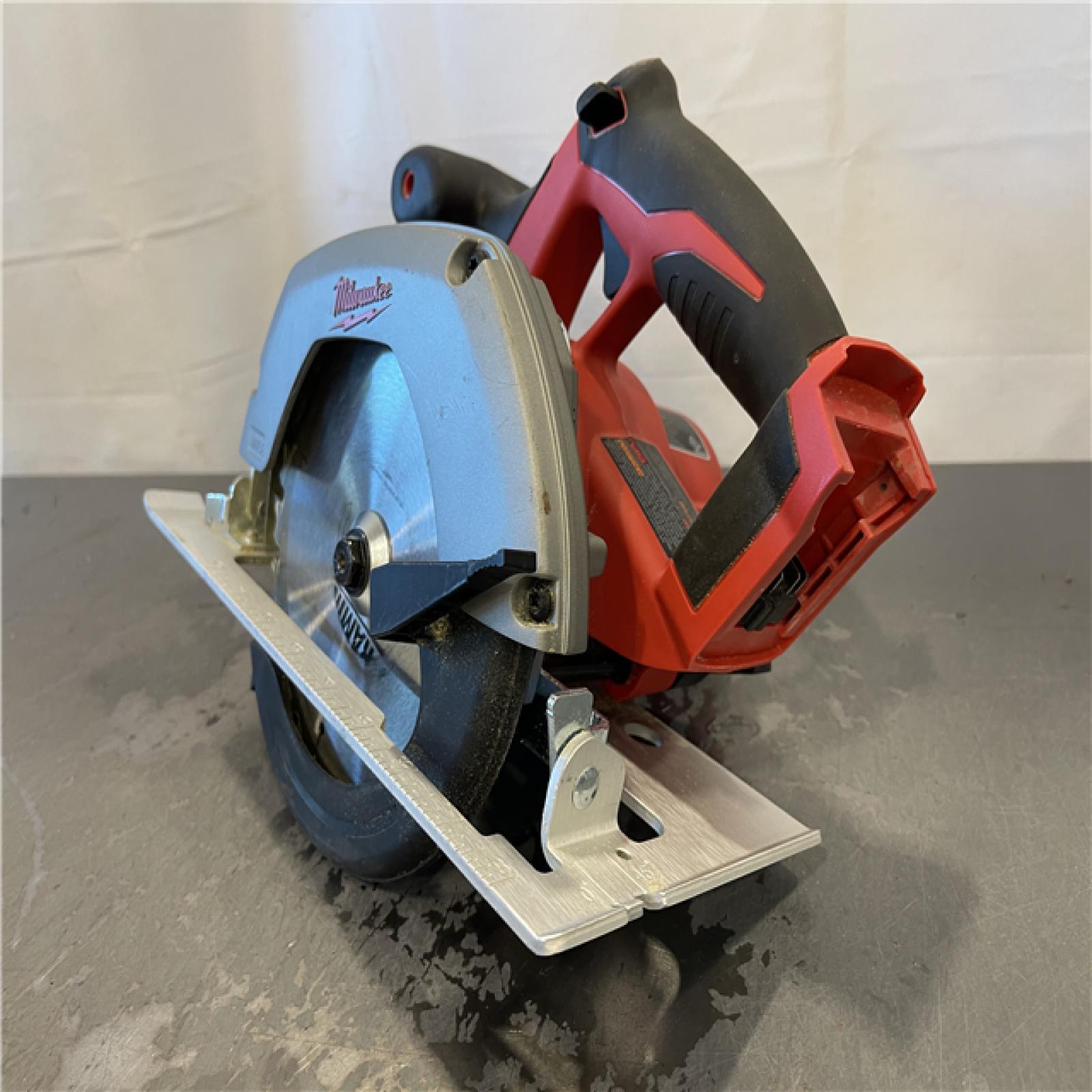 AS-IS - Milwaukee M18 18V Lithium-Ion Cordless 6-1/2 in. Circular Saw