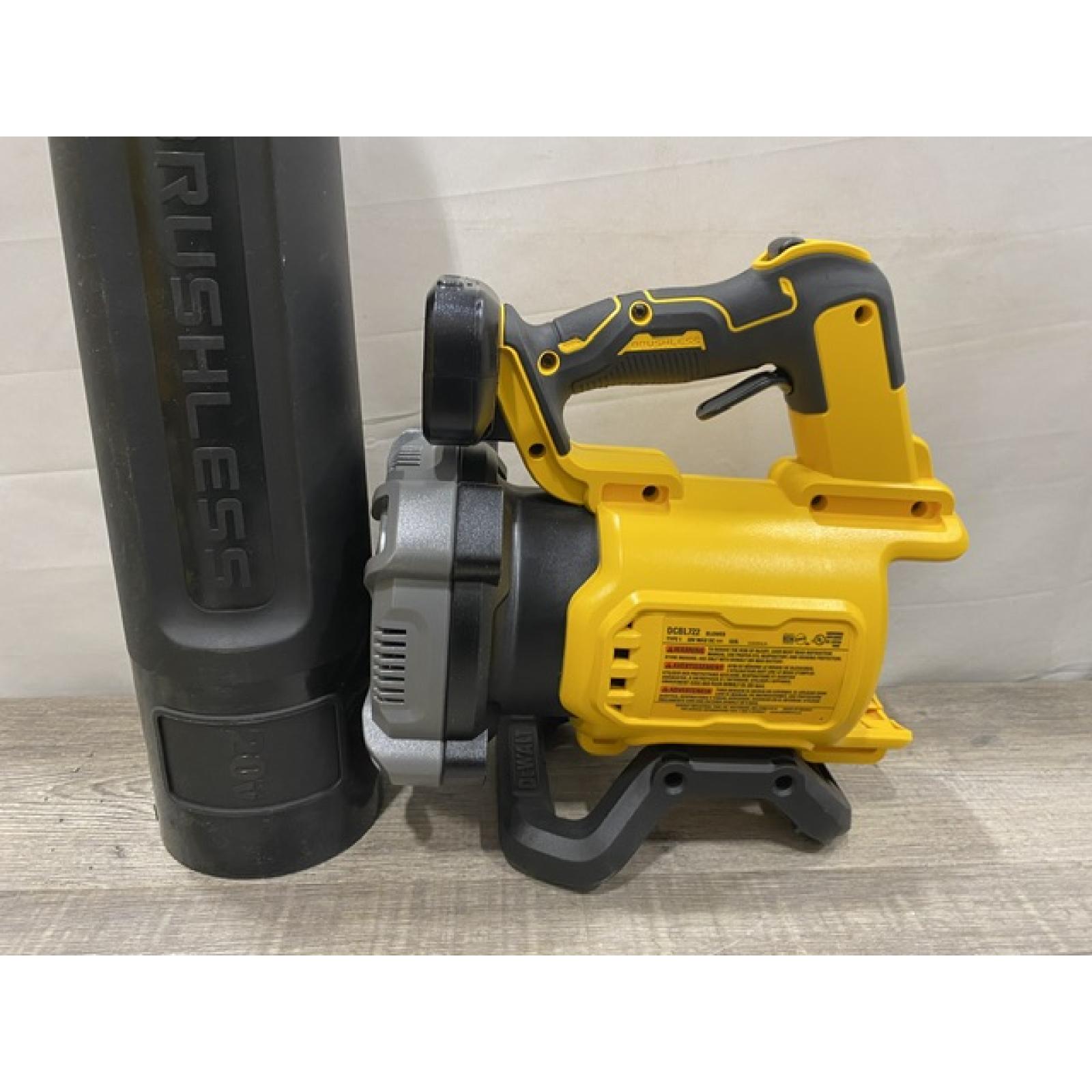AS-IS DEWALT 20V MAX* XR Brushless Cordless Handheld Blower Kit