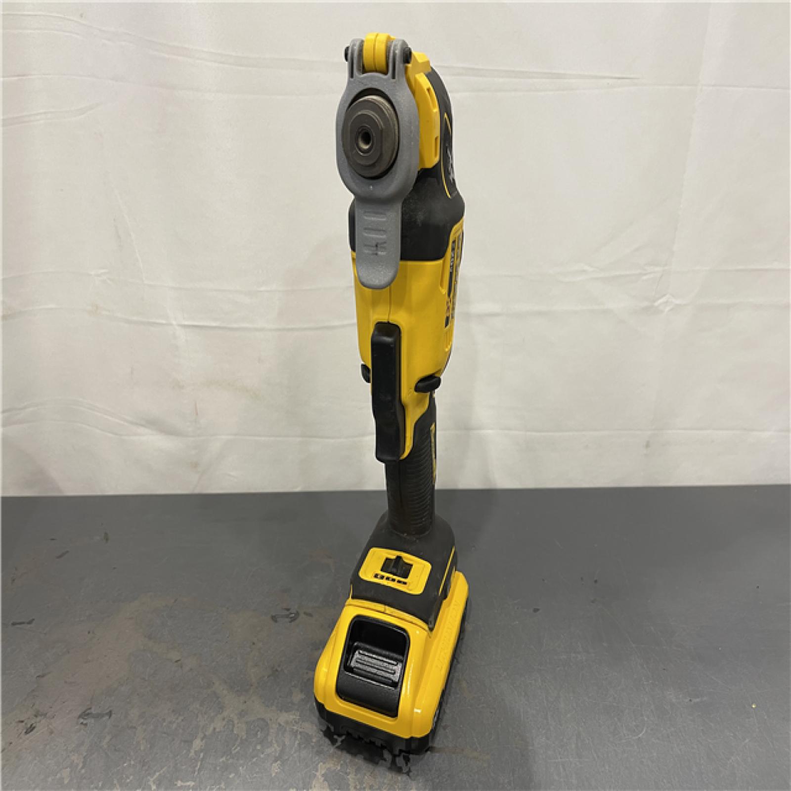 AS-IS - DEWALT 20V MAX XR Cordless Brushless 3-Speed Oscillating Multi Tool Kit