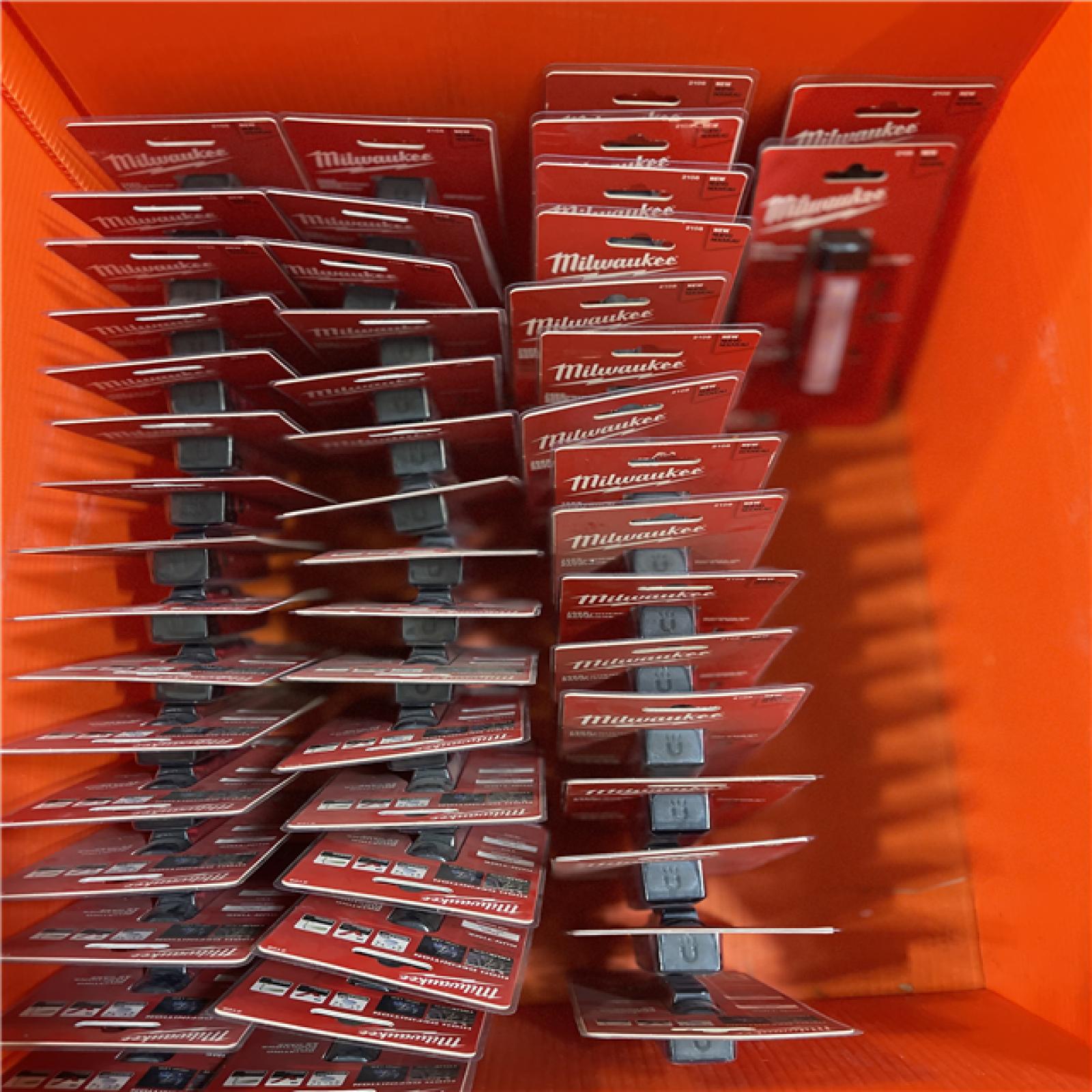 NEW! - Milwaukee 300 Lumens LED Magnetic Flood Light -(51 UNITS)