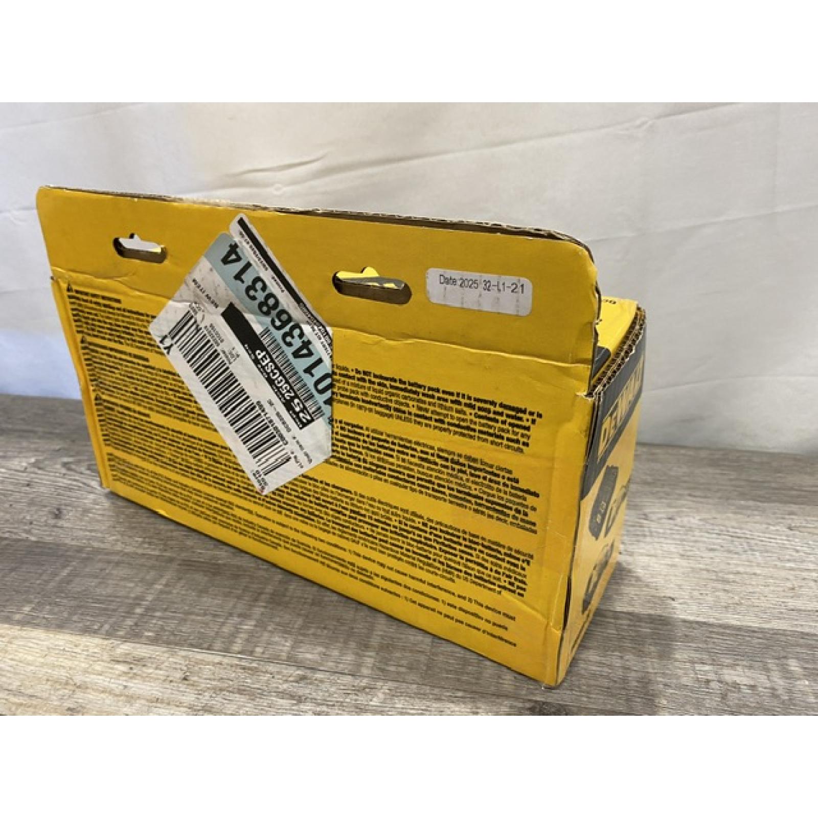 NEW - DEWALT 20V MAX Lithium-Ion Battery Kit with 5.0Ah and 2.0Ah Battery and Charger
