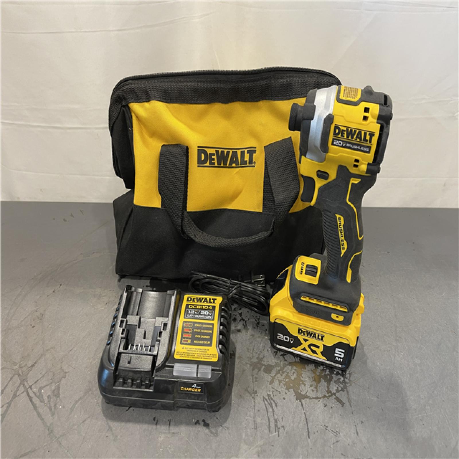 AS-IS - DeWalt ATOMIC 20V MAX Lithium-Ion Cordless 1/4 in. Brushless Impact Driver Kit