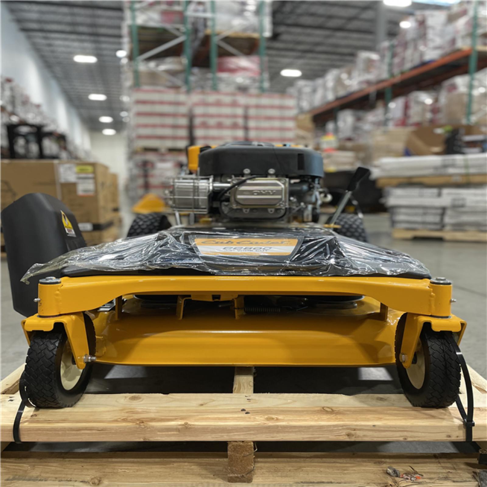 DALLAS LOCATION - CLUB CADET Lawn Mower 33 In Cutting Width 344 Cc Engine 2-blade