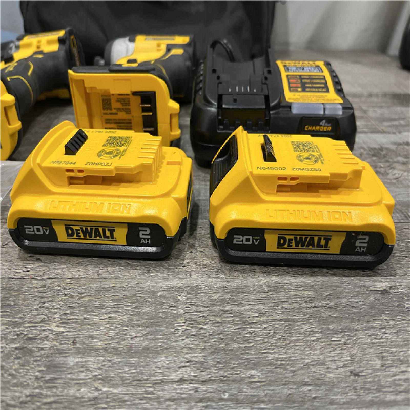 AS-IS DEWALT ATOMIC 20-Volt MAX Lithium-Ion Cordless Combo Kit