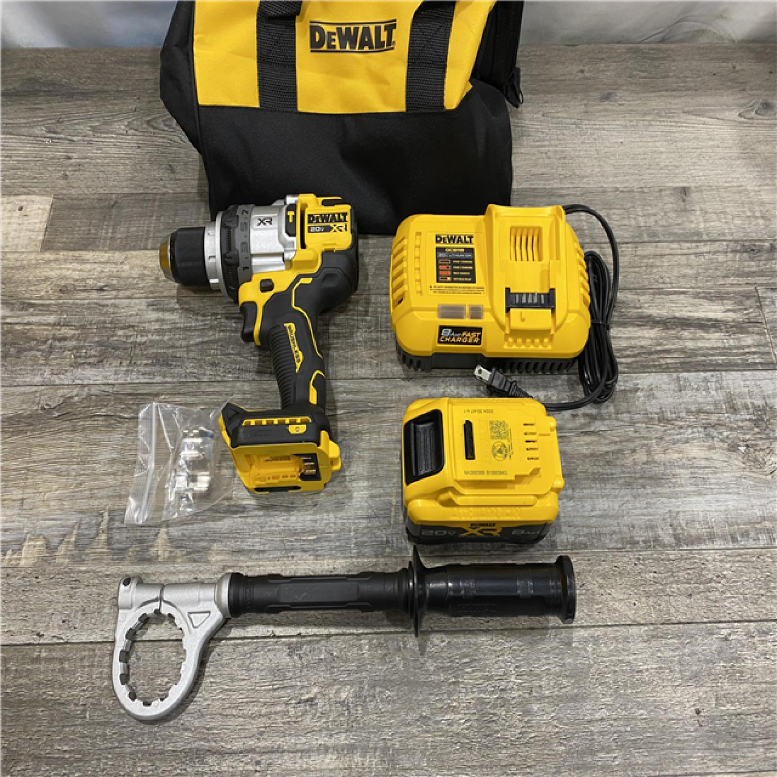 AS-IS DEWALT Atomic 20V Max Lithium-Ion Brushless Cordless Compact 1/4 in. Impact Driver Kit