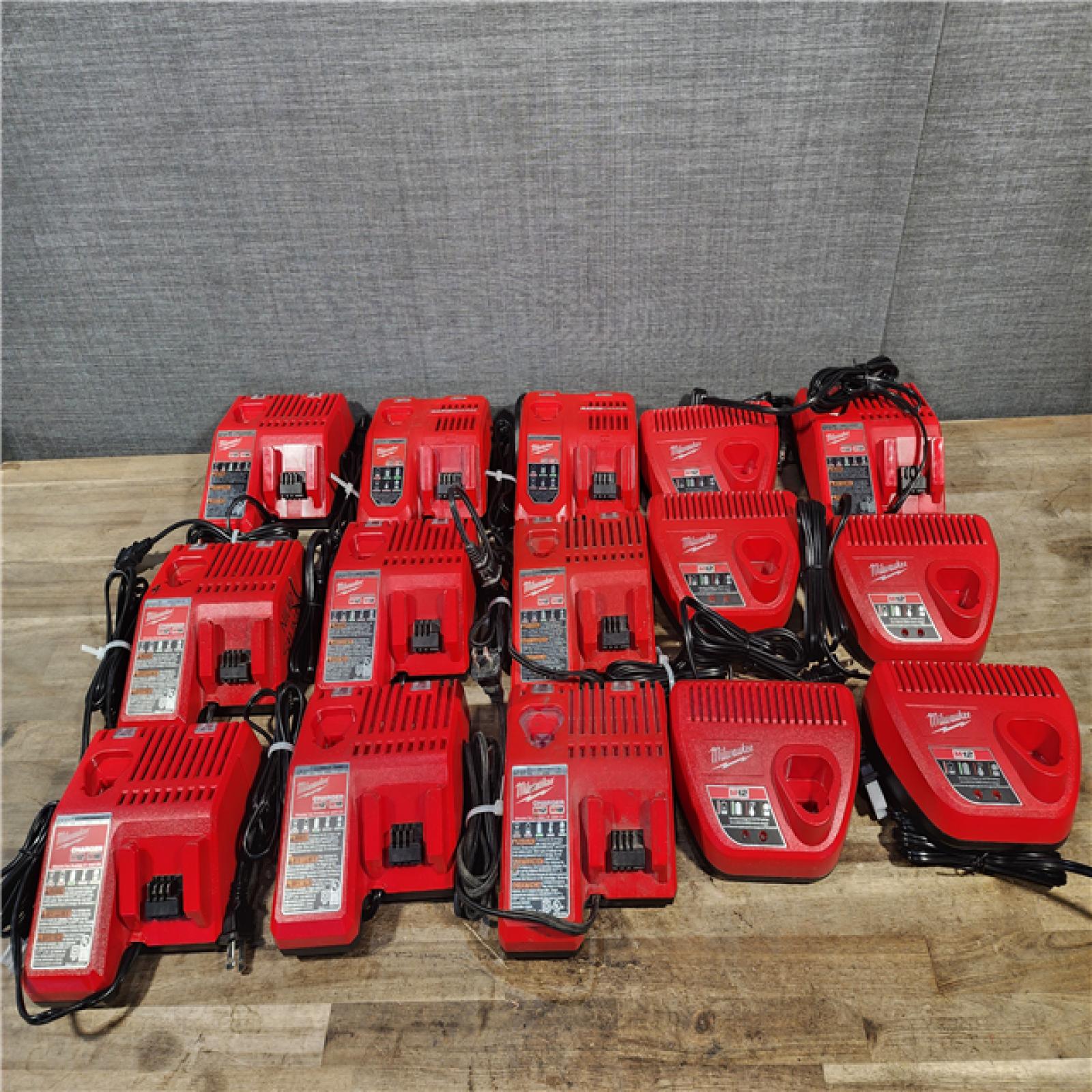 HOUSTON LOCATION - AS-IS MILWAUKEE BATTERY CHARGER PACK QTY - 15