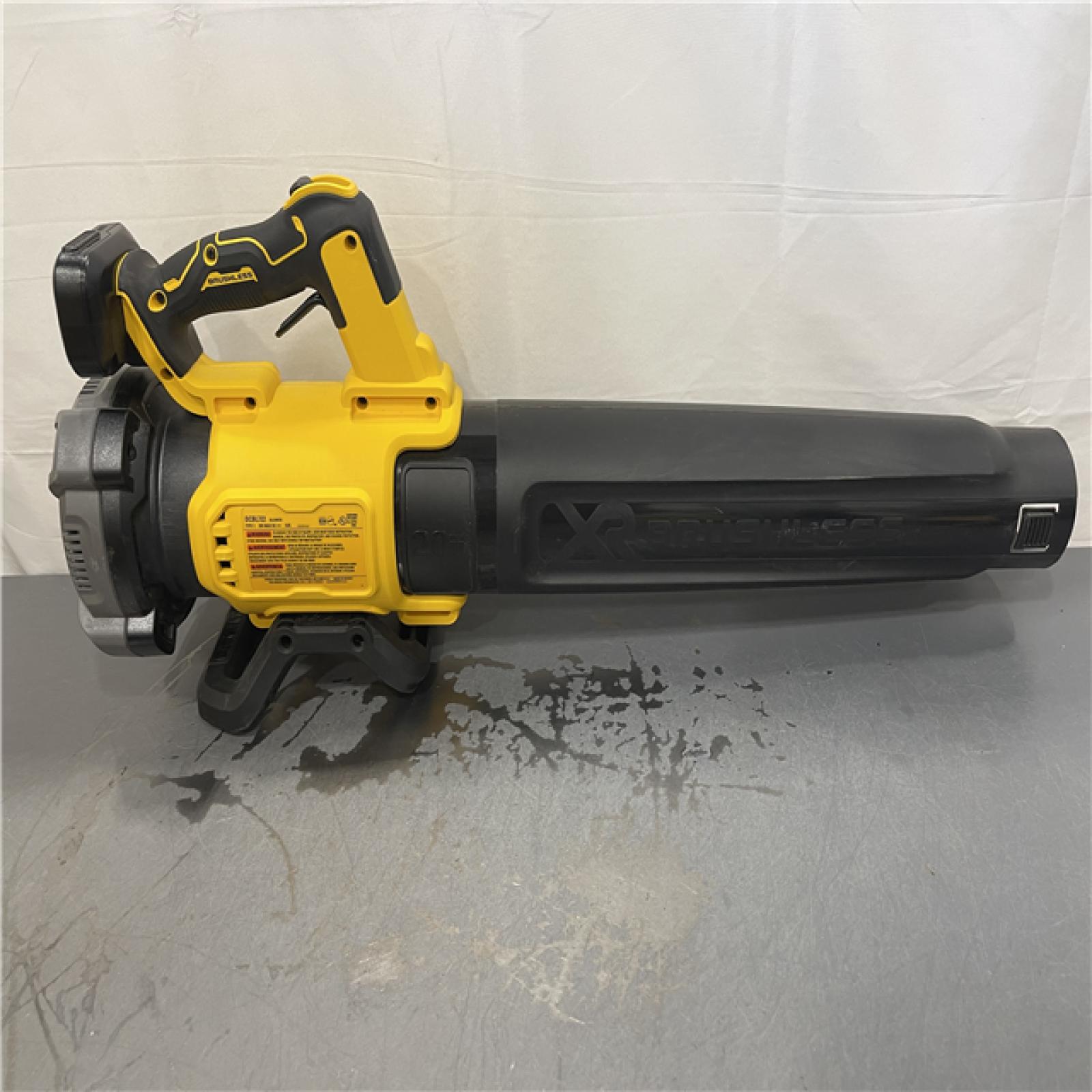 AS-IS - DeWalt 20V MAX 125 MPH 450 CFM Brushless Cordless Battery Powered Blower Kit