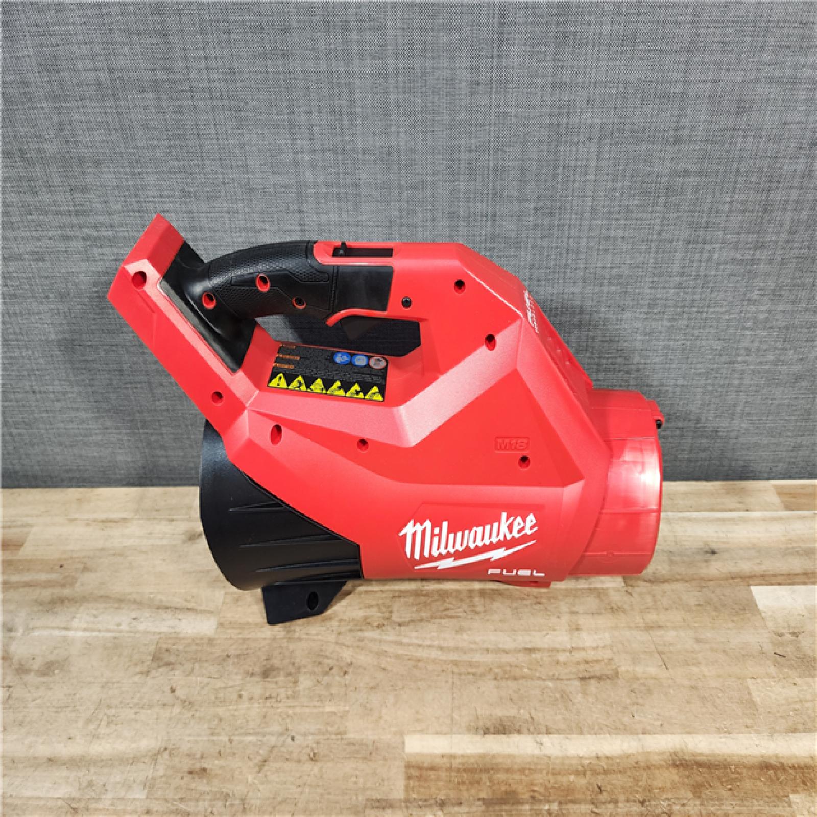 HOUSTON LOCATION - AS - IS Milwaukee FUEL 120 MPH 500 CFM 18V Brushless Cordless Battery Powered Leaf Blower Kit (NO BATTERY)